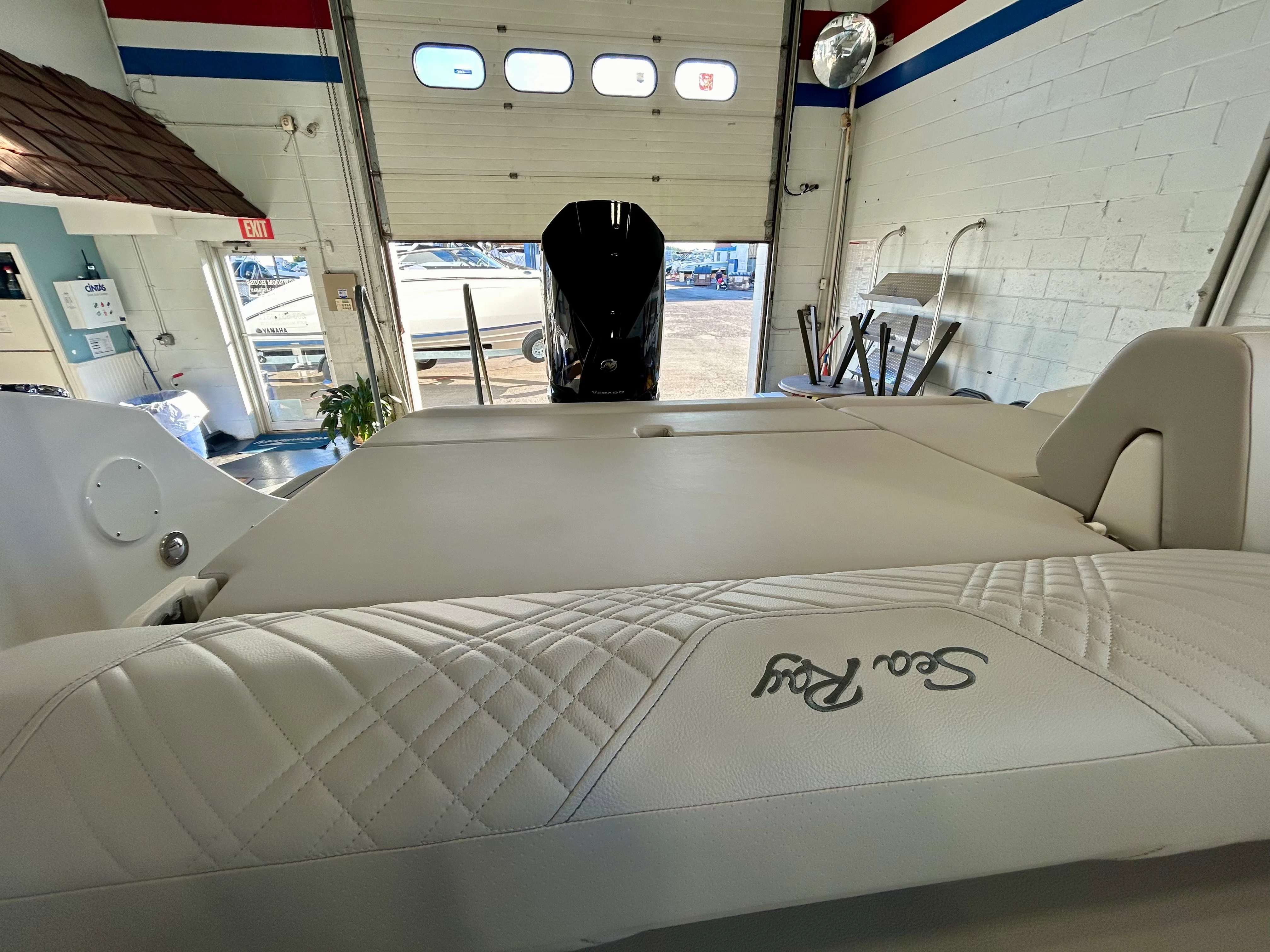 2026 Sea Ray SDX 230 Outboard Image Thumbnail #12