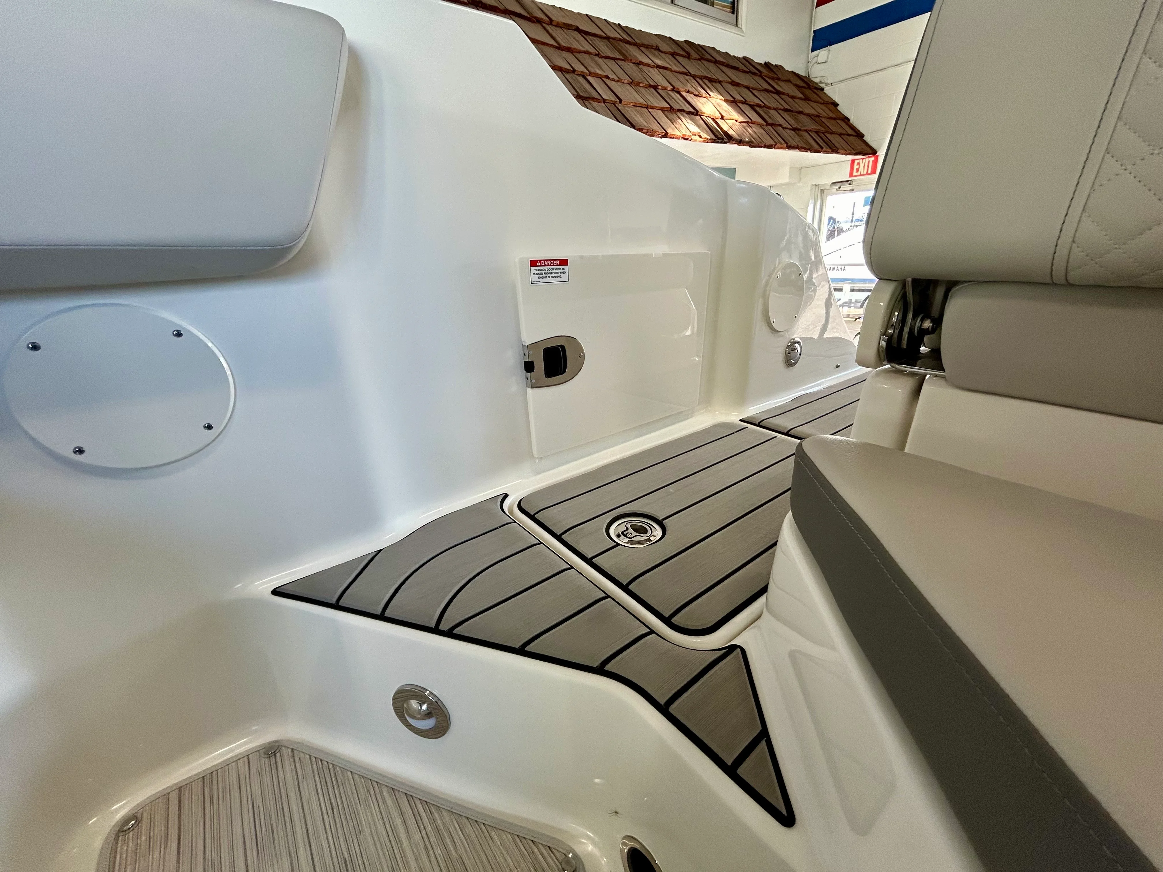 2026 Sea Ray SDX 230 Outboard Image Thumbnail #16