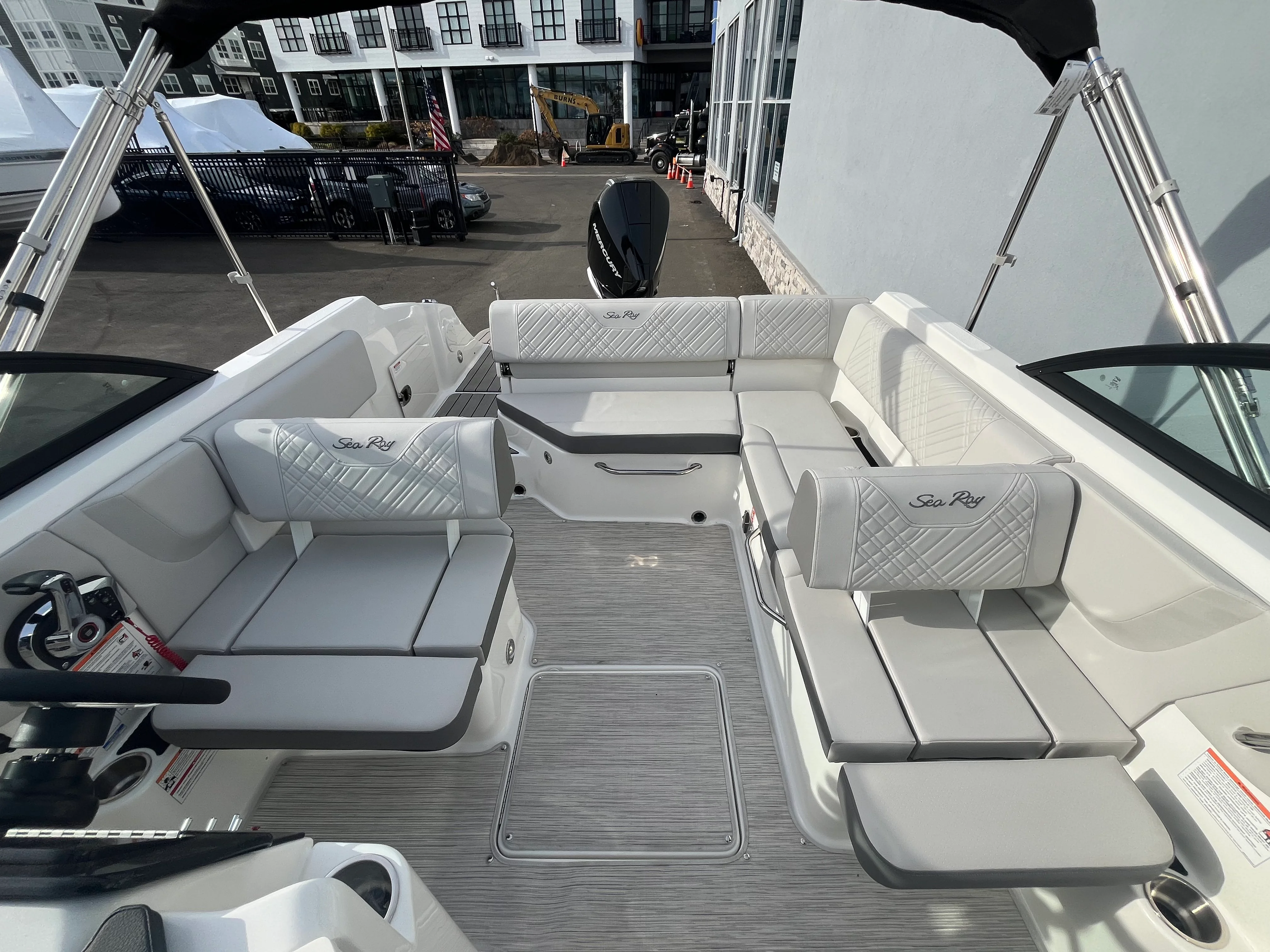 2026 Sea Ray SDX 230 Outboard Image Thumbnail #6