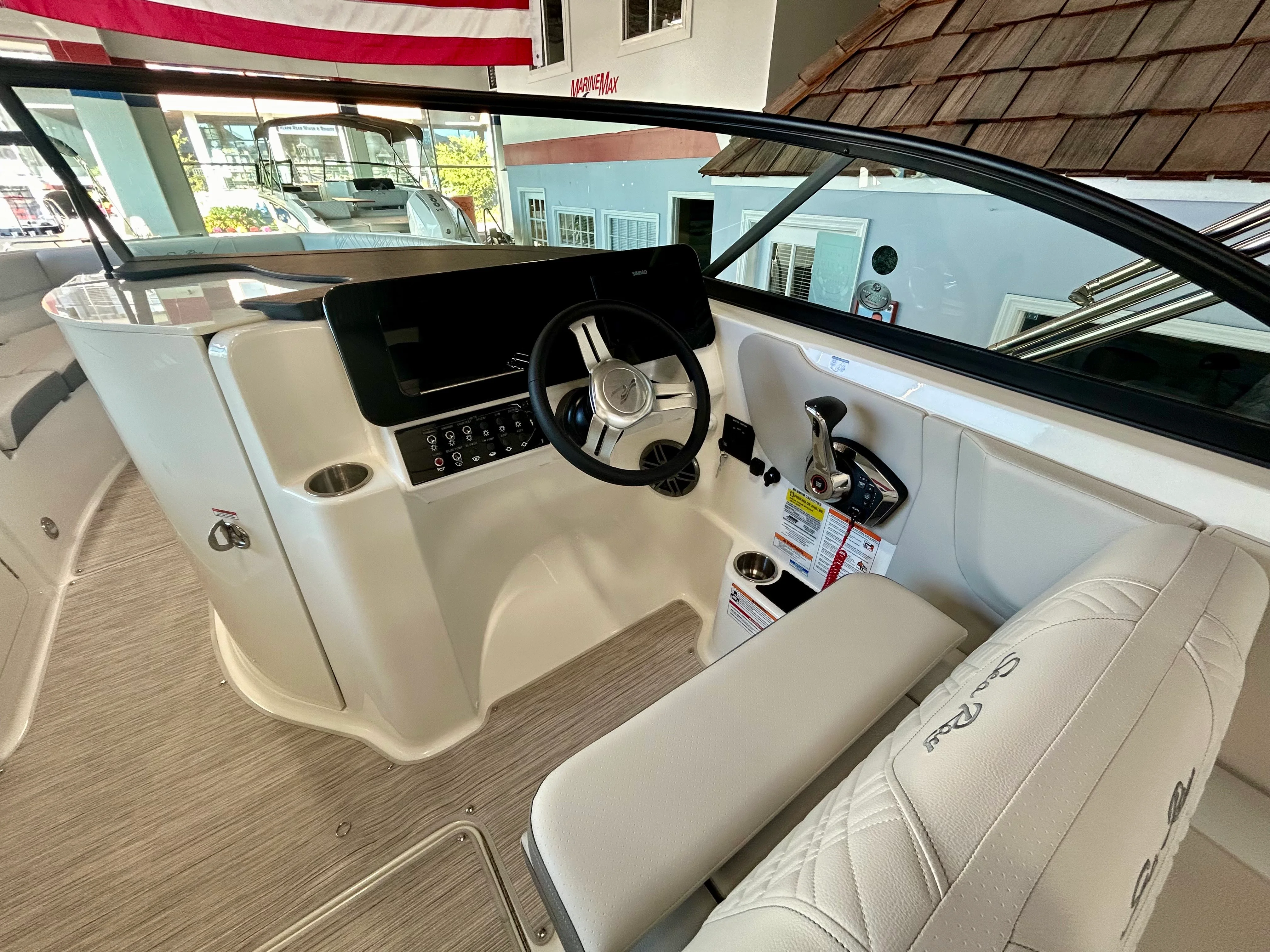 2026 Sea Ray SDX 230 Outboard Image Thumbnail #17