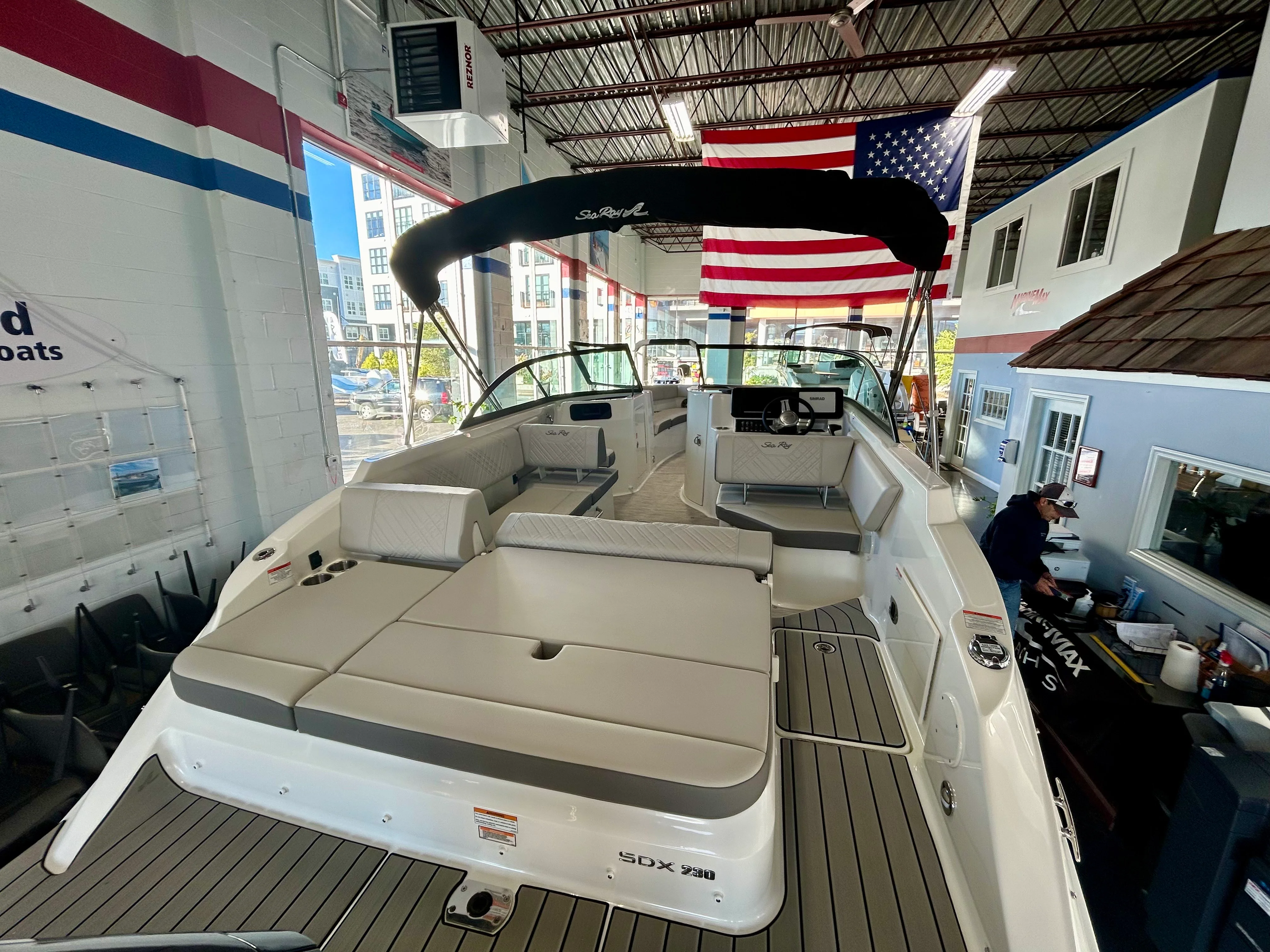 2026 Sea Ray SDX 230 Outboard Image Thumbnail #10