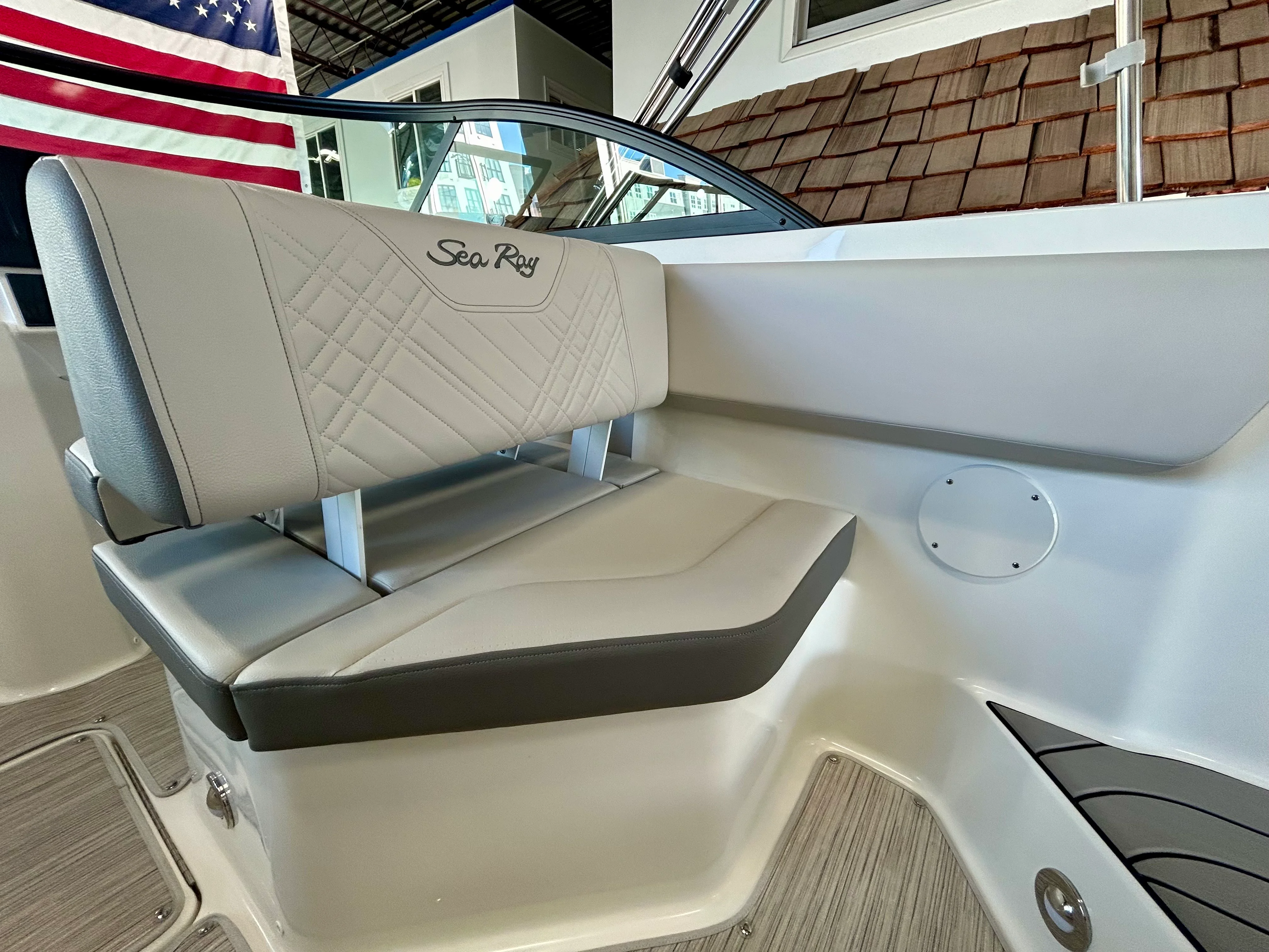 2026 Sea Ray SDX 230 Outboard Image Thumbnail #15