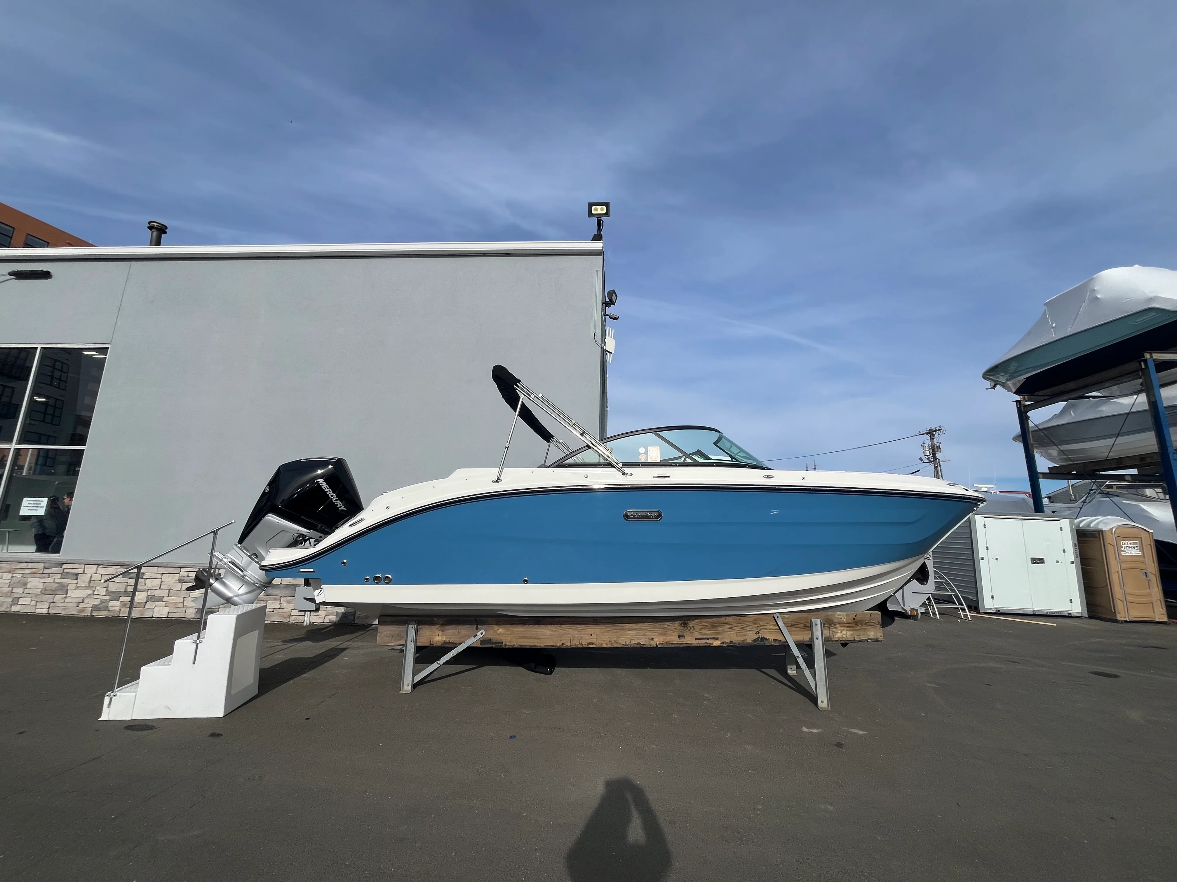 2026 Sea Ray SDX 230 Outboard