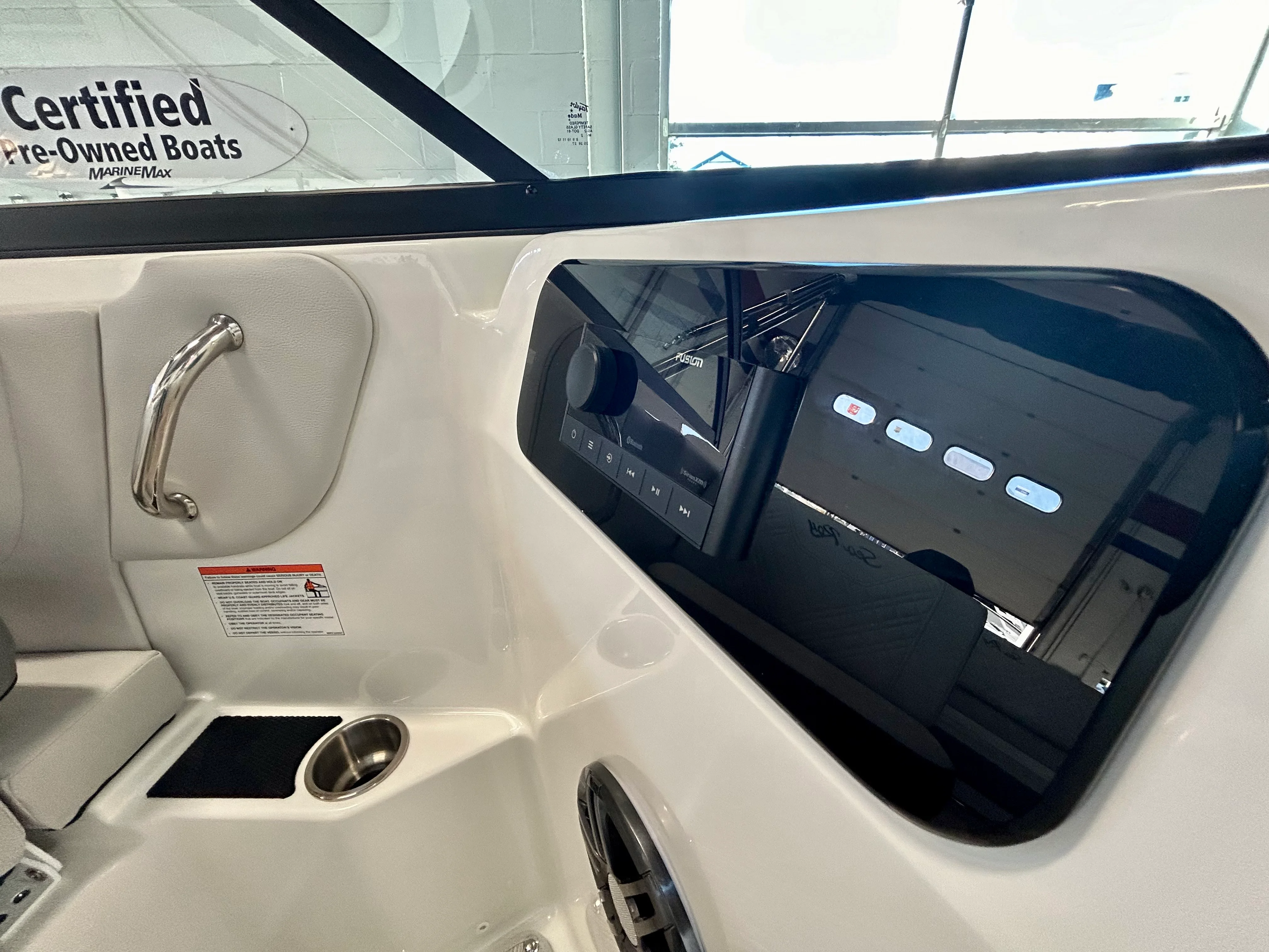 2026 Sea Ray SDX 230 Outboard Image Thumbnail #25