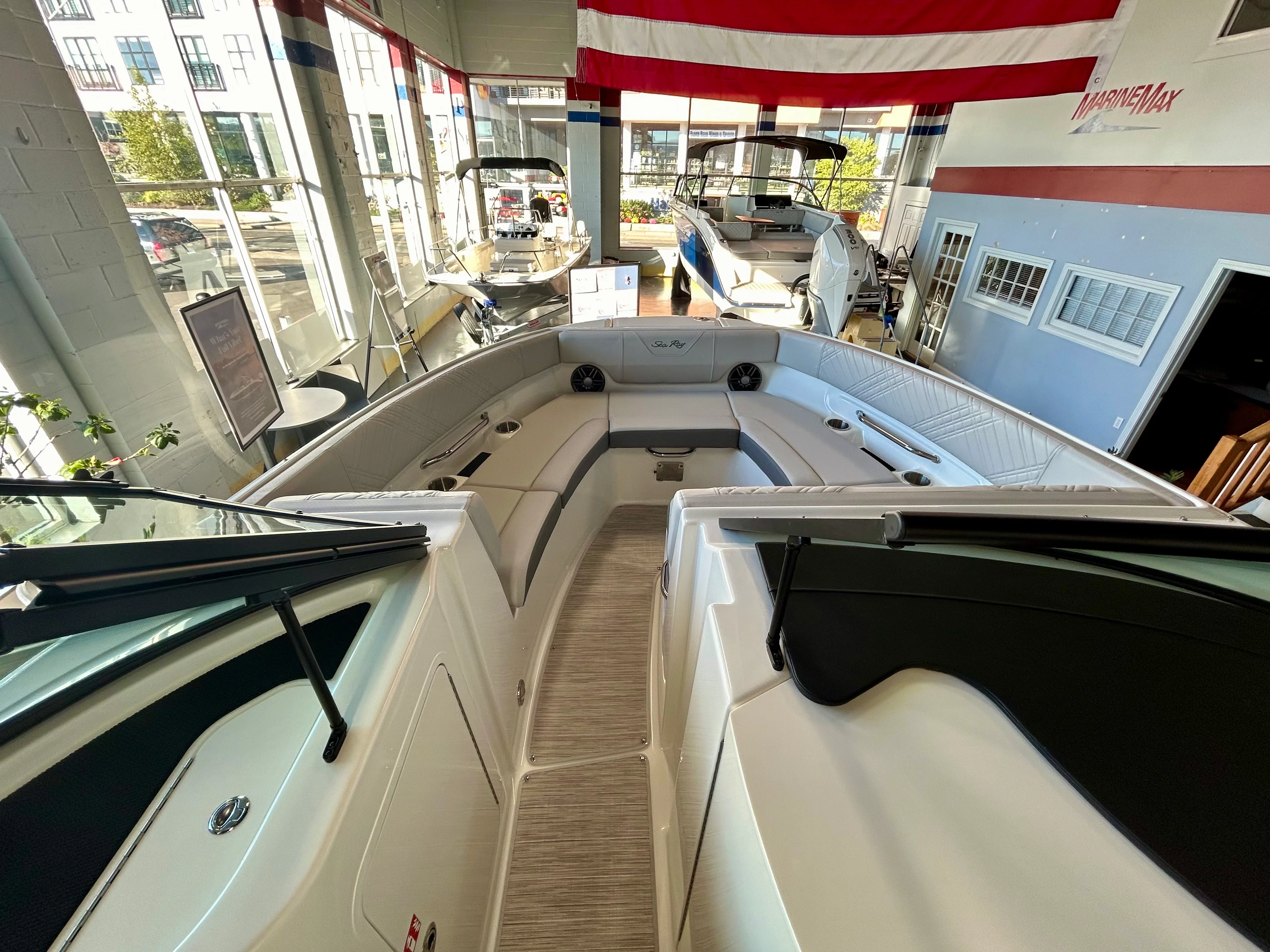 2026 Sea Ray SDX 230 Outboard Image Thumbnail #26