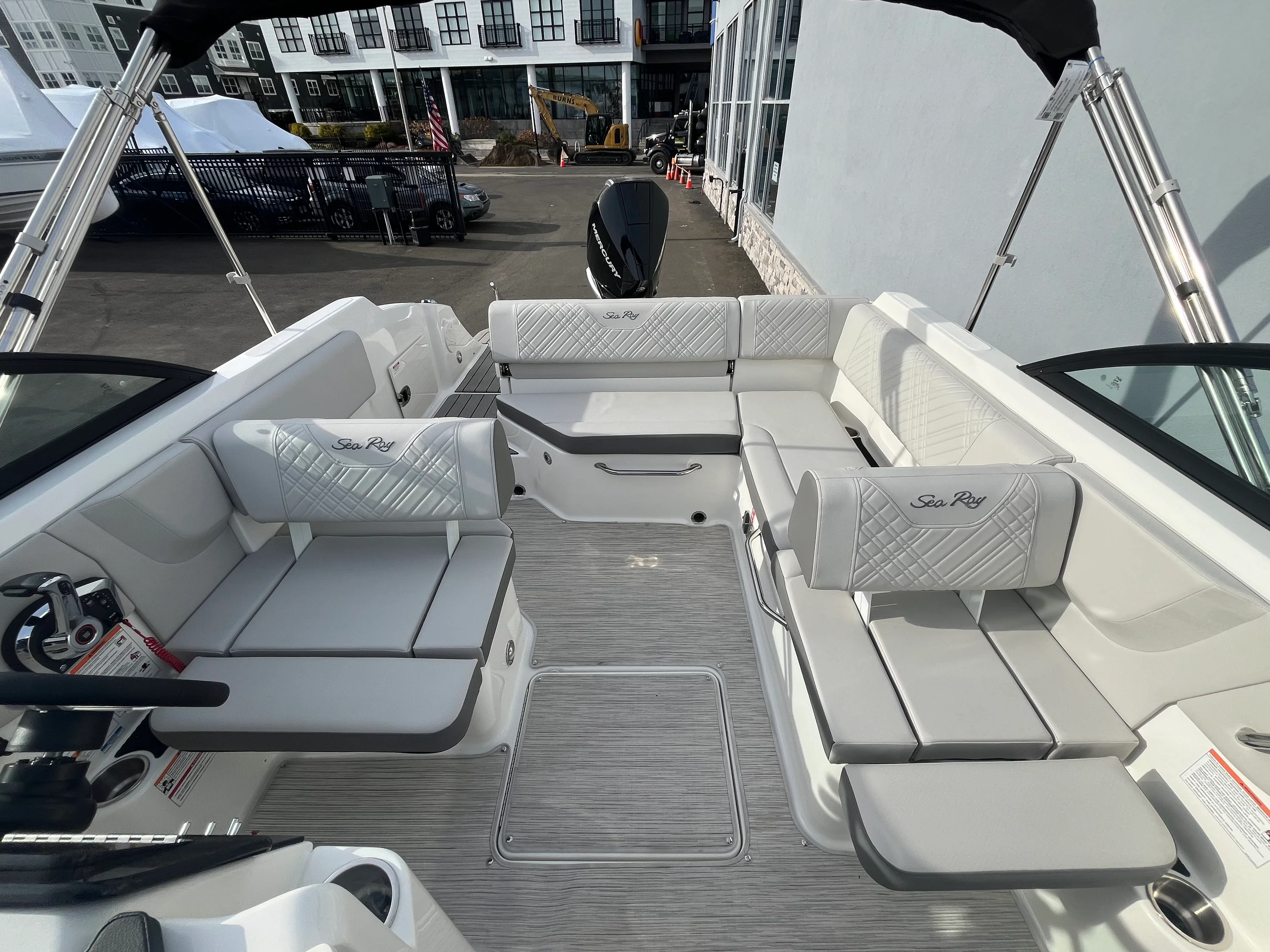 2026 Sea Ray SDX 230 Outboard Image Thumbnail #5