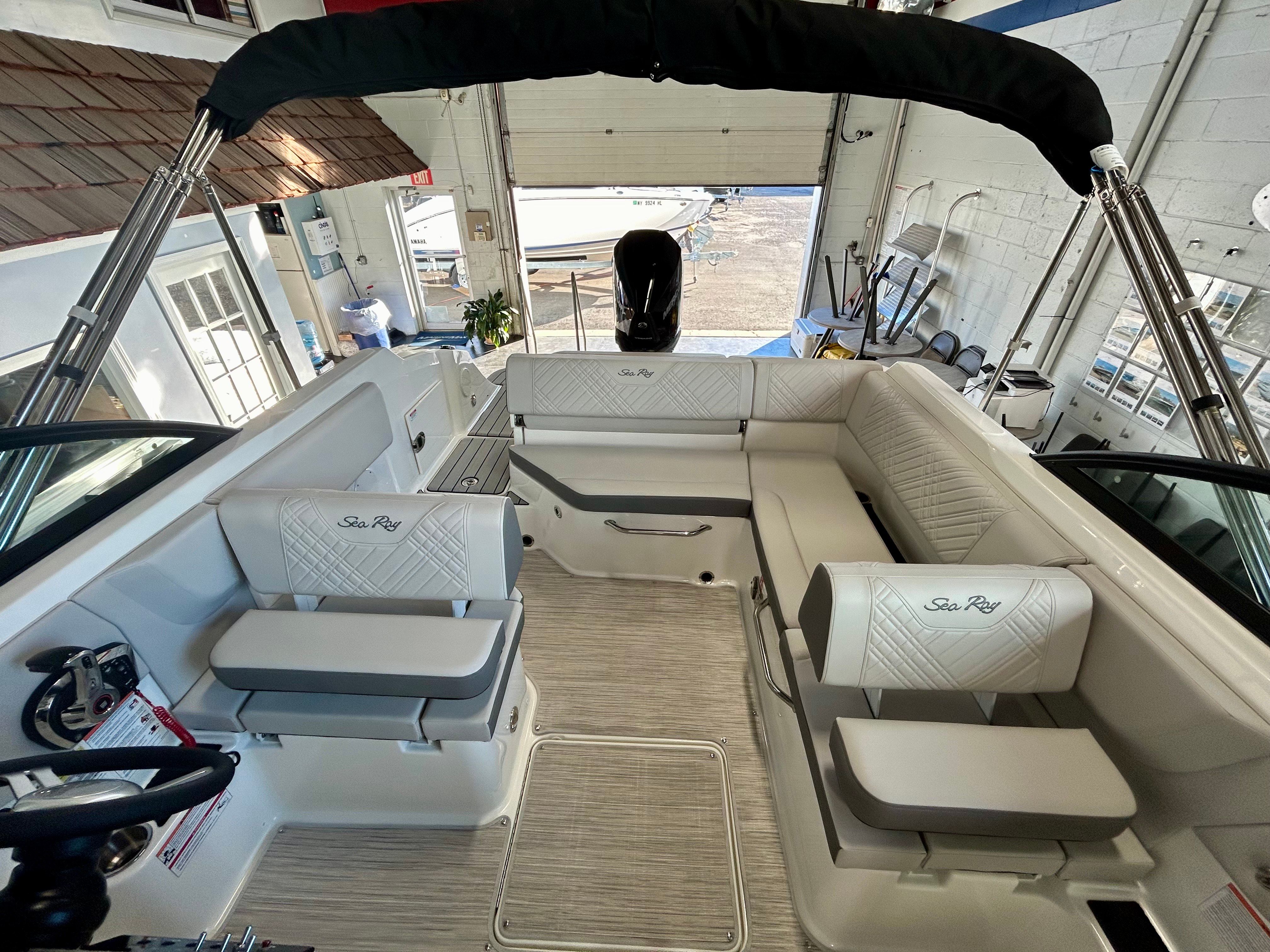 2026 Sea Ray SDX 230 Outboard Image Thumbnail #28