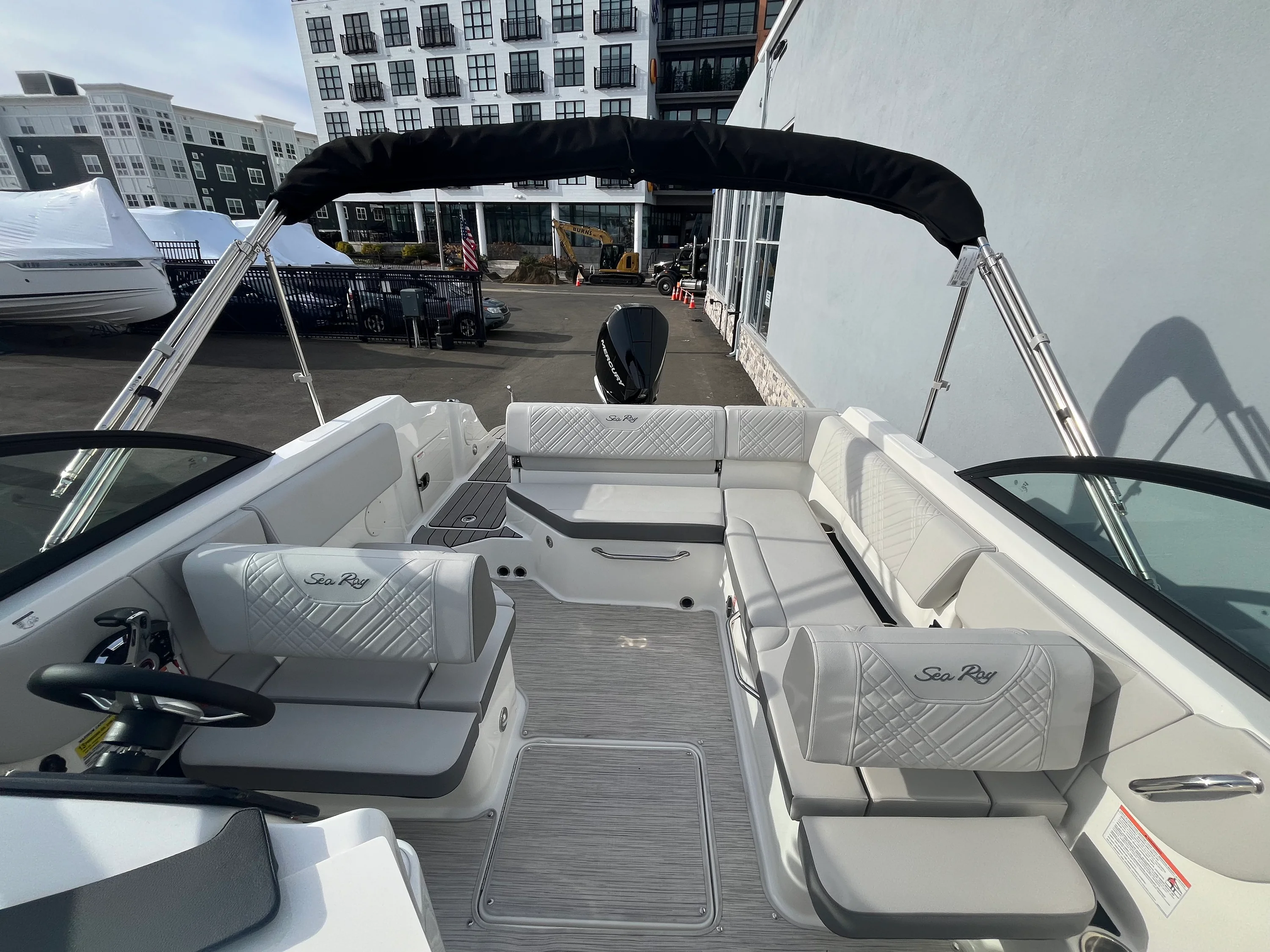 2026 Sea Ray SDX 230 Outboard Image Thumbnail #7