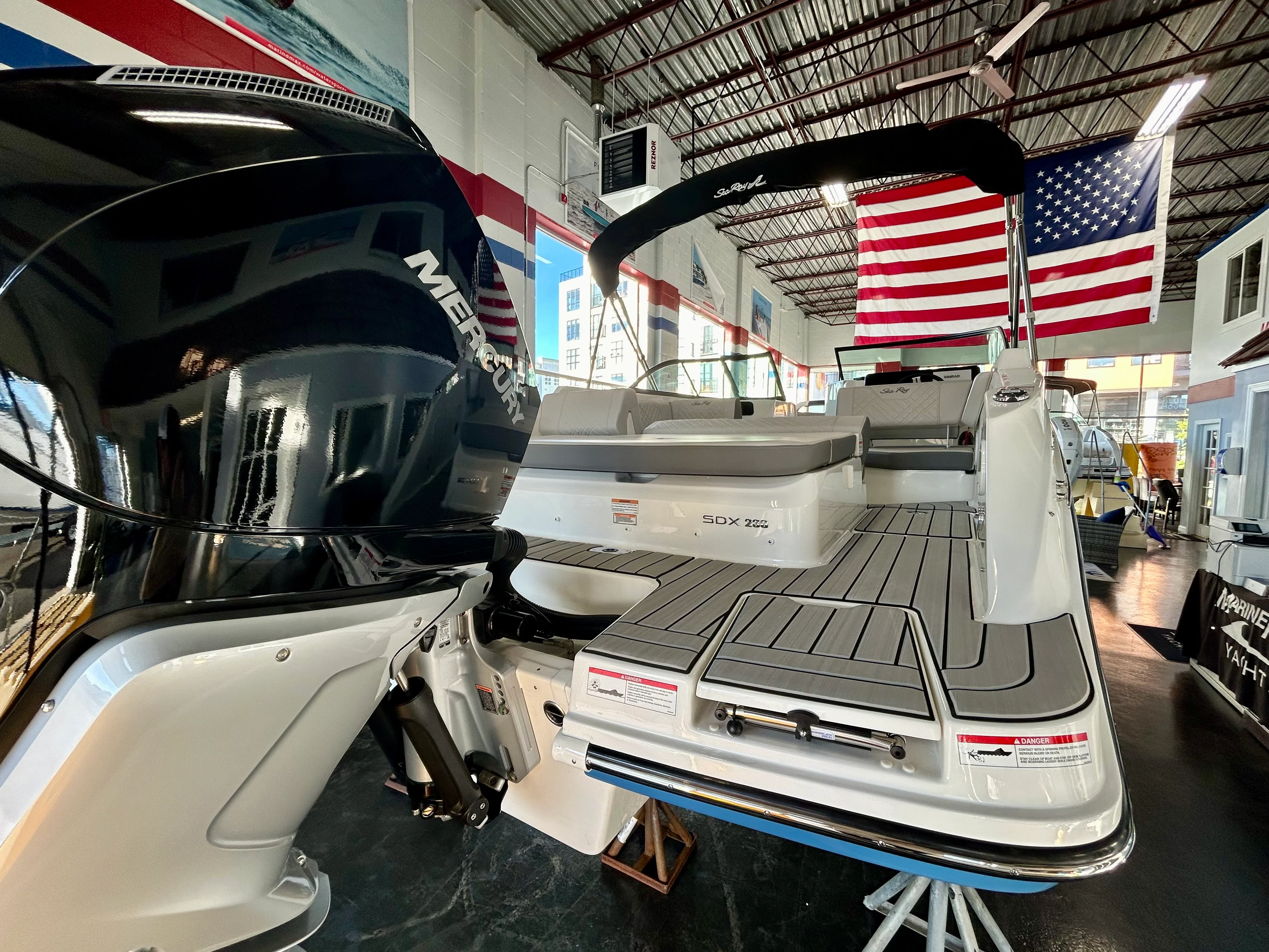 2026 Sea Ray SDX 230 Outboard Image Thumbnail #2