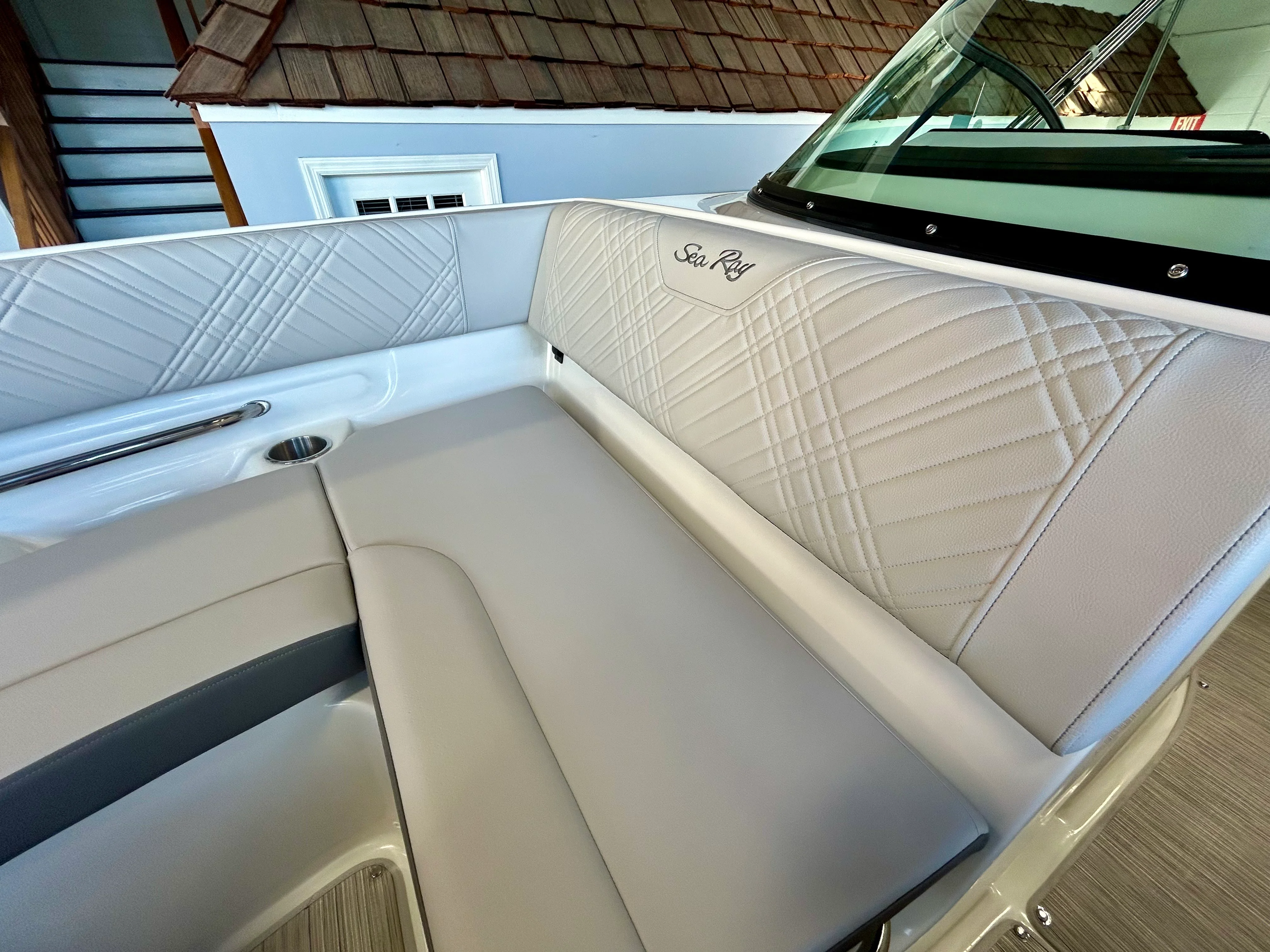 2026 Sea Ray SDX 230 Outboard Image Thumbnail #32