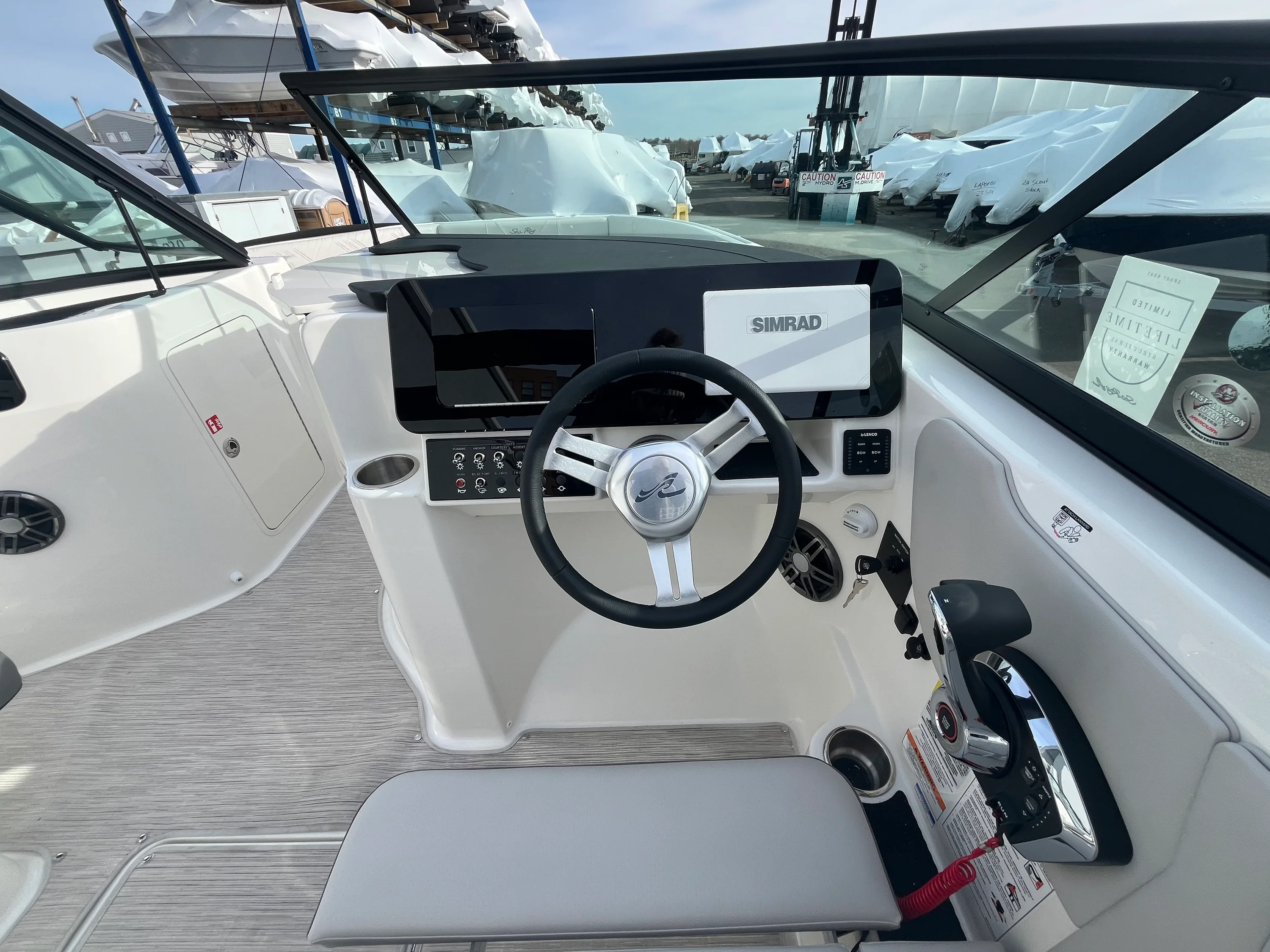 2026 Sea Ray SDX 230 Outboard Image Thumbnail #9