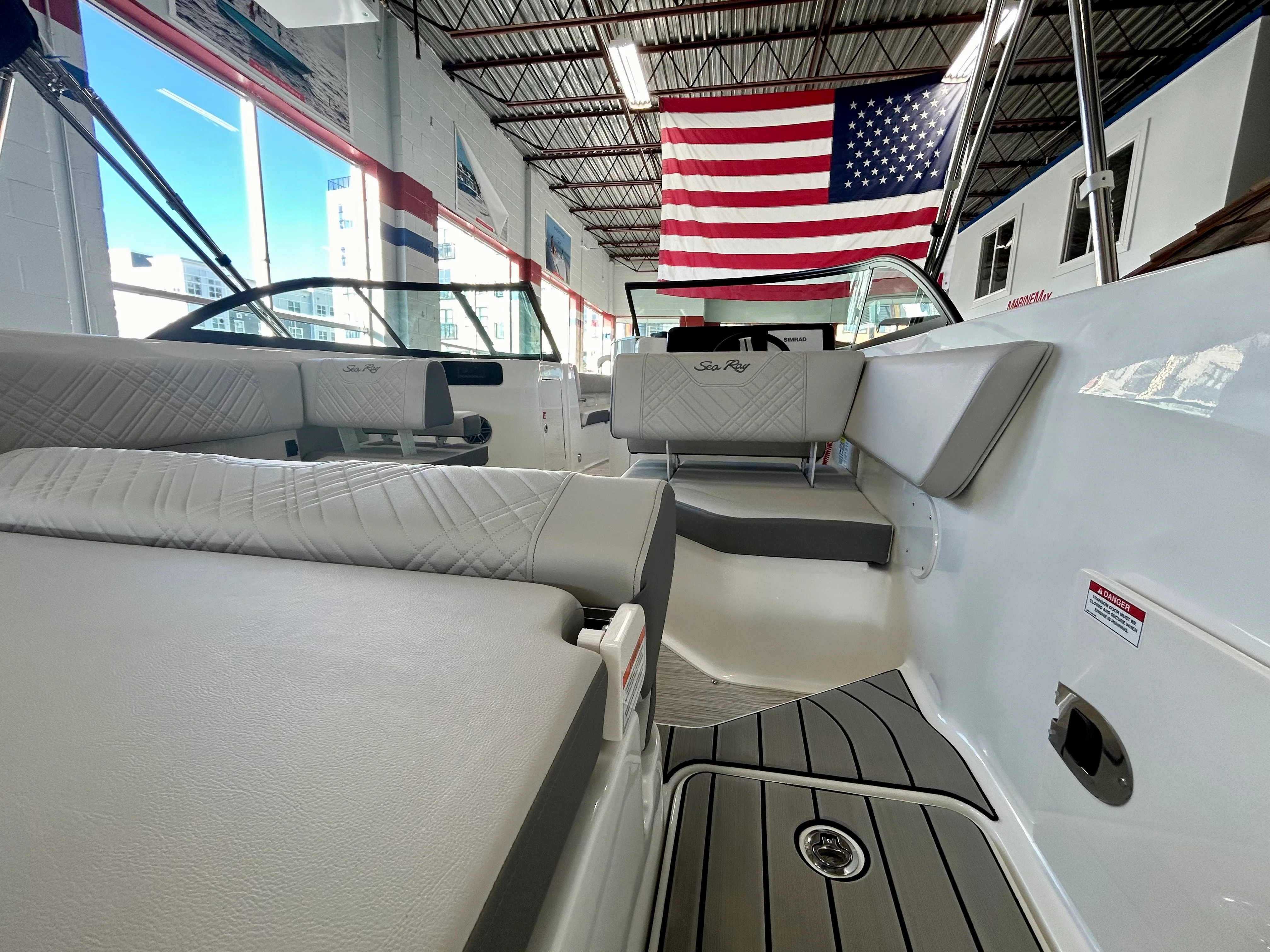 2026 Sea Ray SDX 230 Outboard Image Thumbnail #11