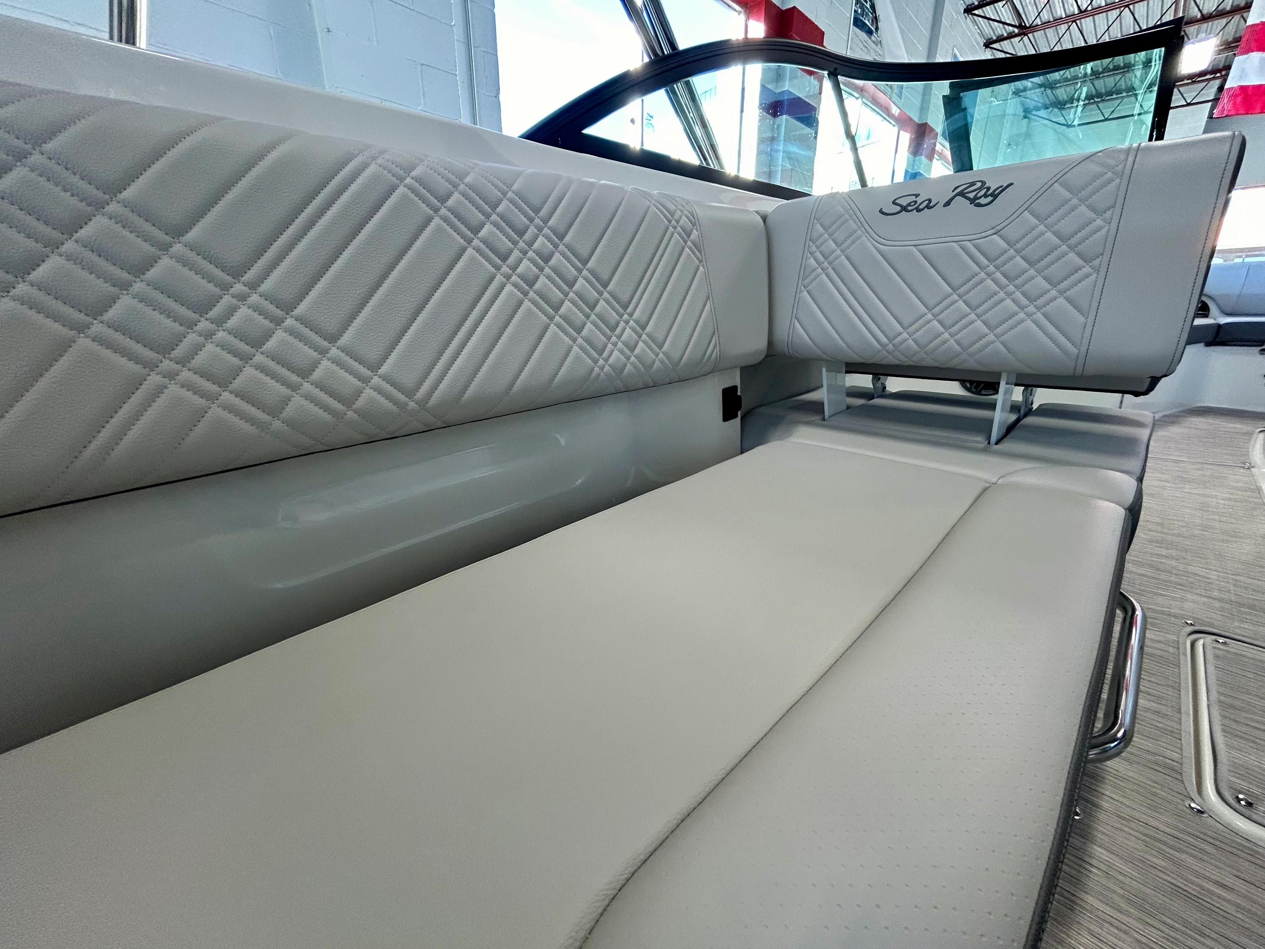 2026 Sea Ray SDX 230 Outboard Image Thumbnail #14