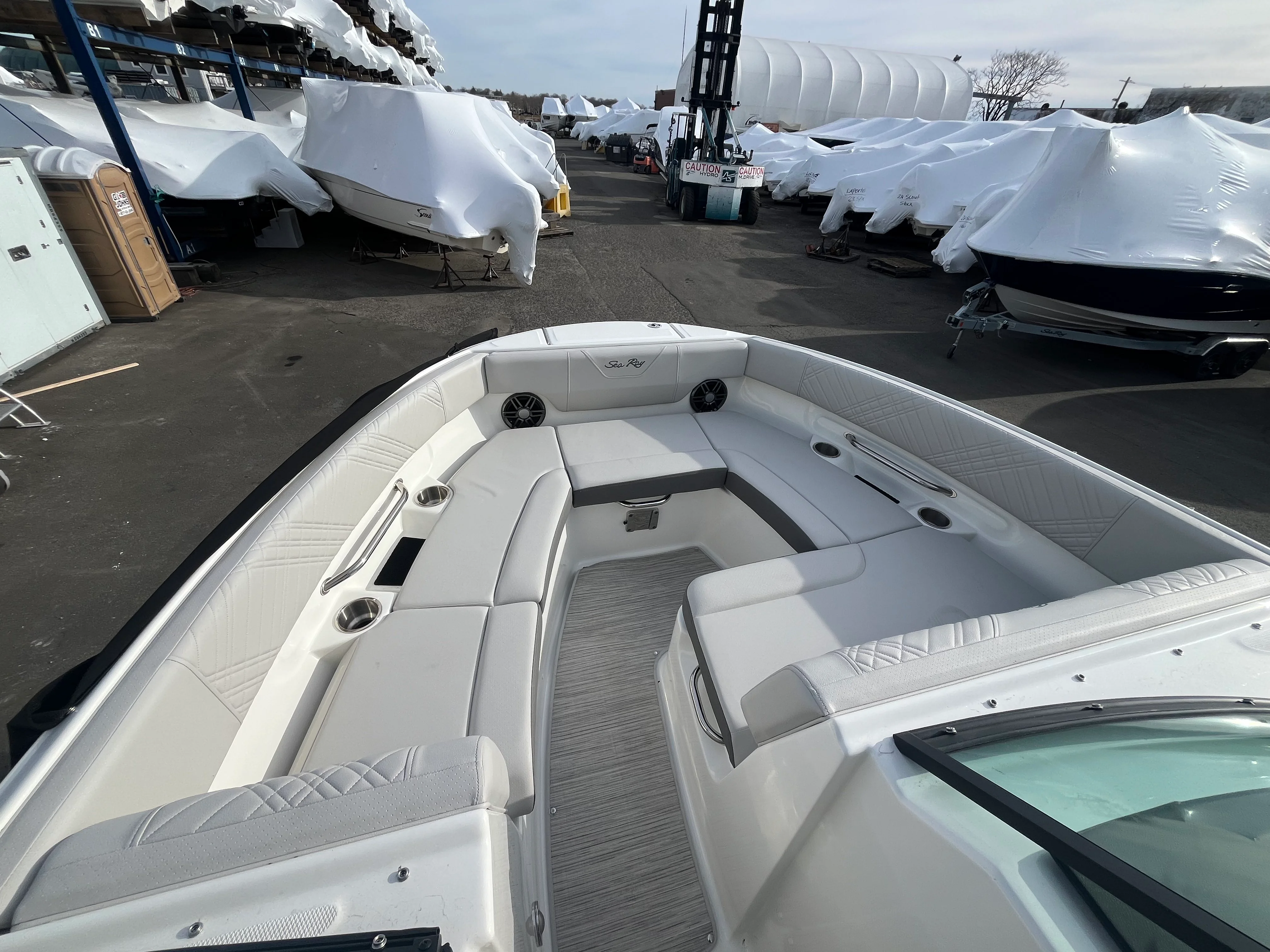 2026 Sea Ray SDX 230 Outboard Image Thumbnail #14