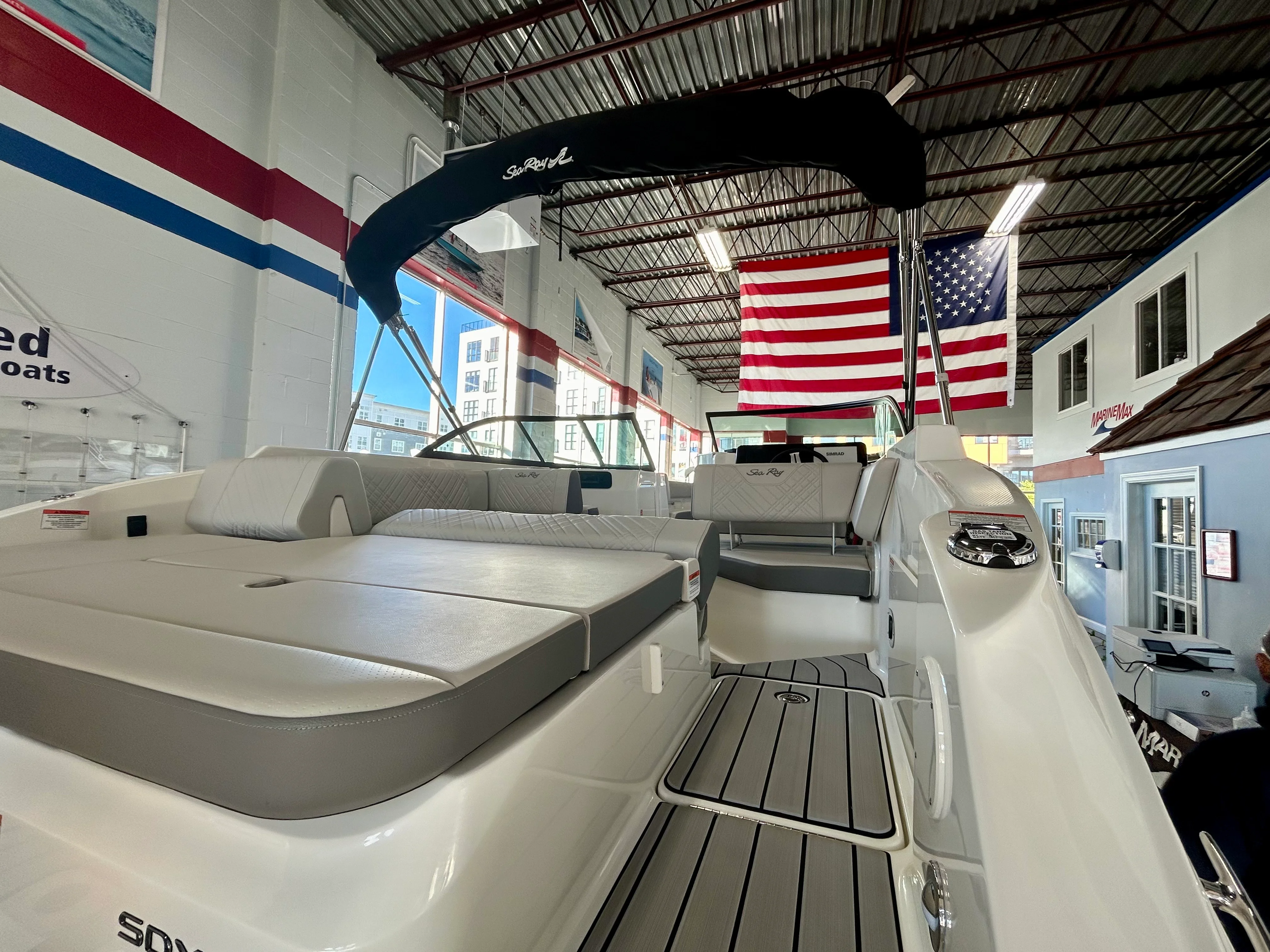 2026 Sea Ray SDX 230 Outboard Image Thumbnail #4