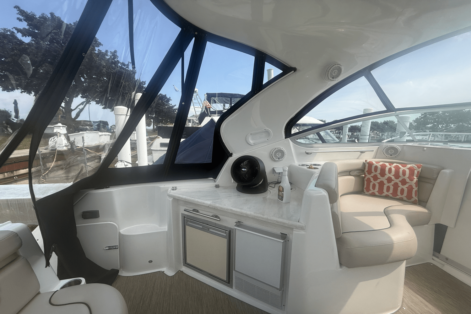 2015 Rinker 360 EXPRESS Image Thumbnail #71