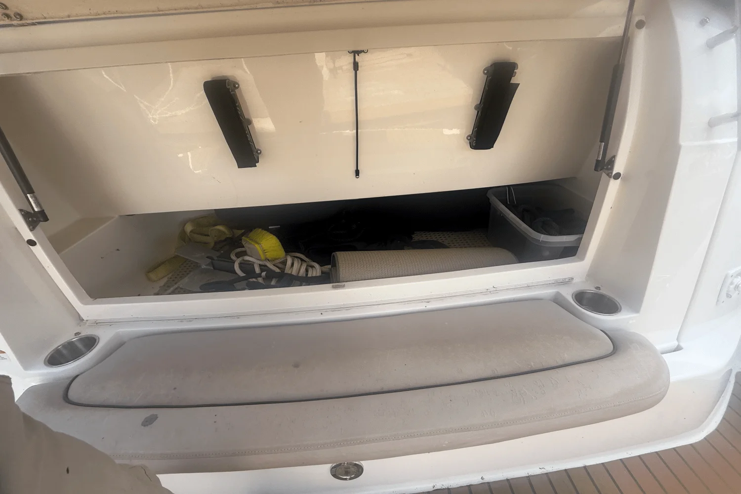 2015 Rinker 360 EXPRESS Image Thumbnail #73