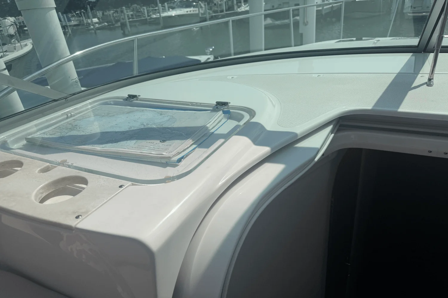 2015 Rinker 360 EXPRESS Image Thumbnail #35