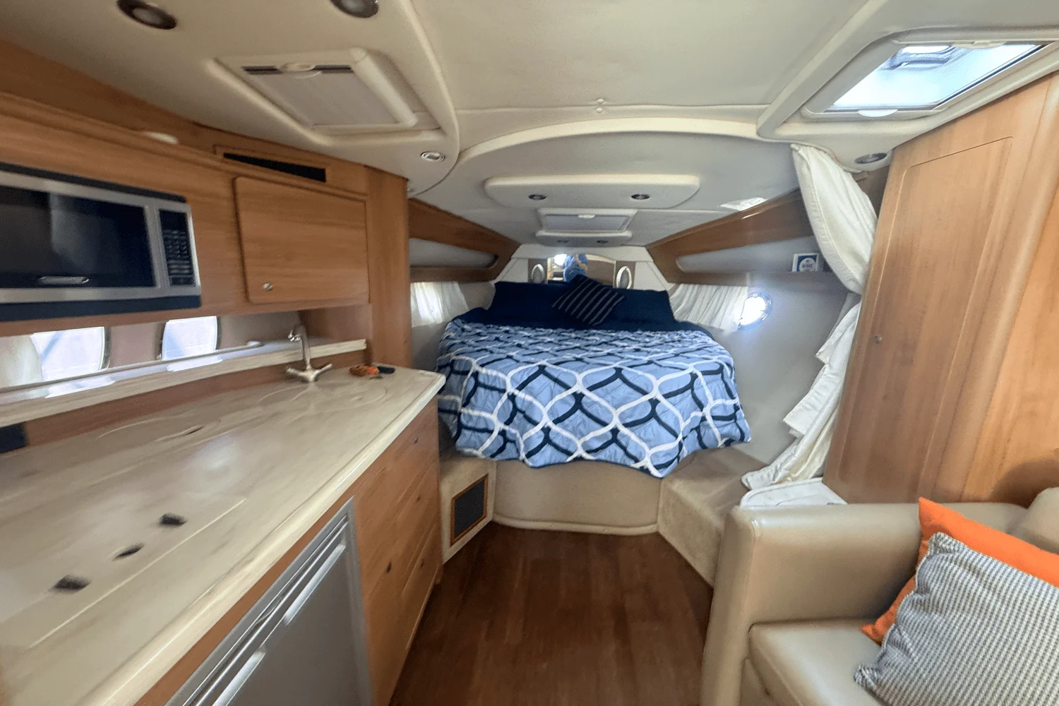 2015 Rinker 360 EXPRESS Image Thumbnail #20