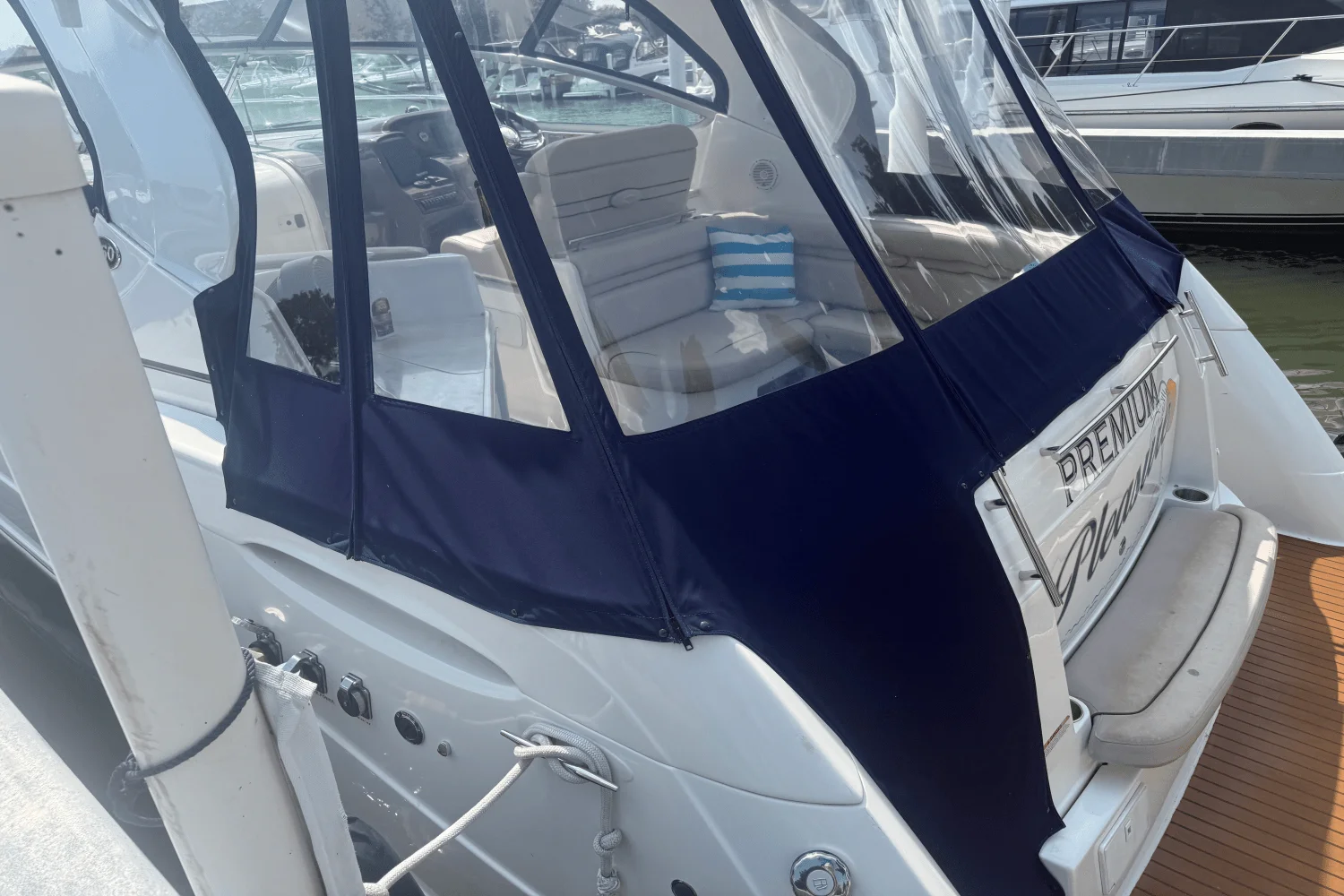 2015 Rinker 360 EXPRESS Image Thumbnail #83