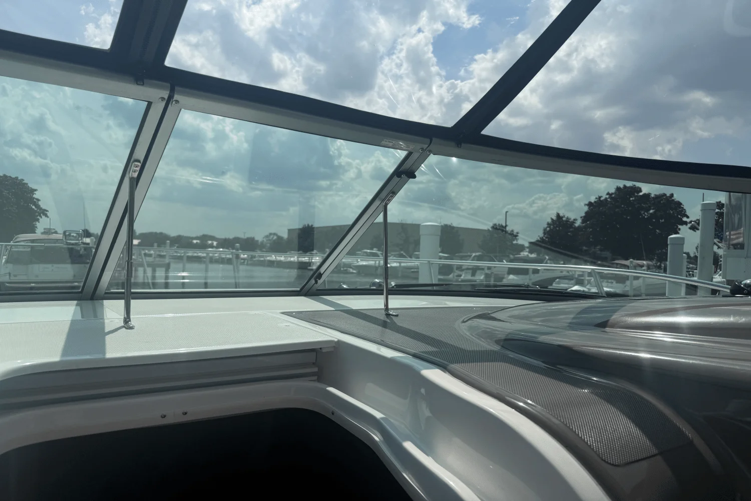 2015 Rinker 360 EXPRESS Image Thumbnail #34