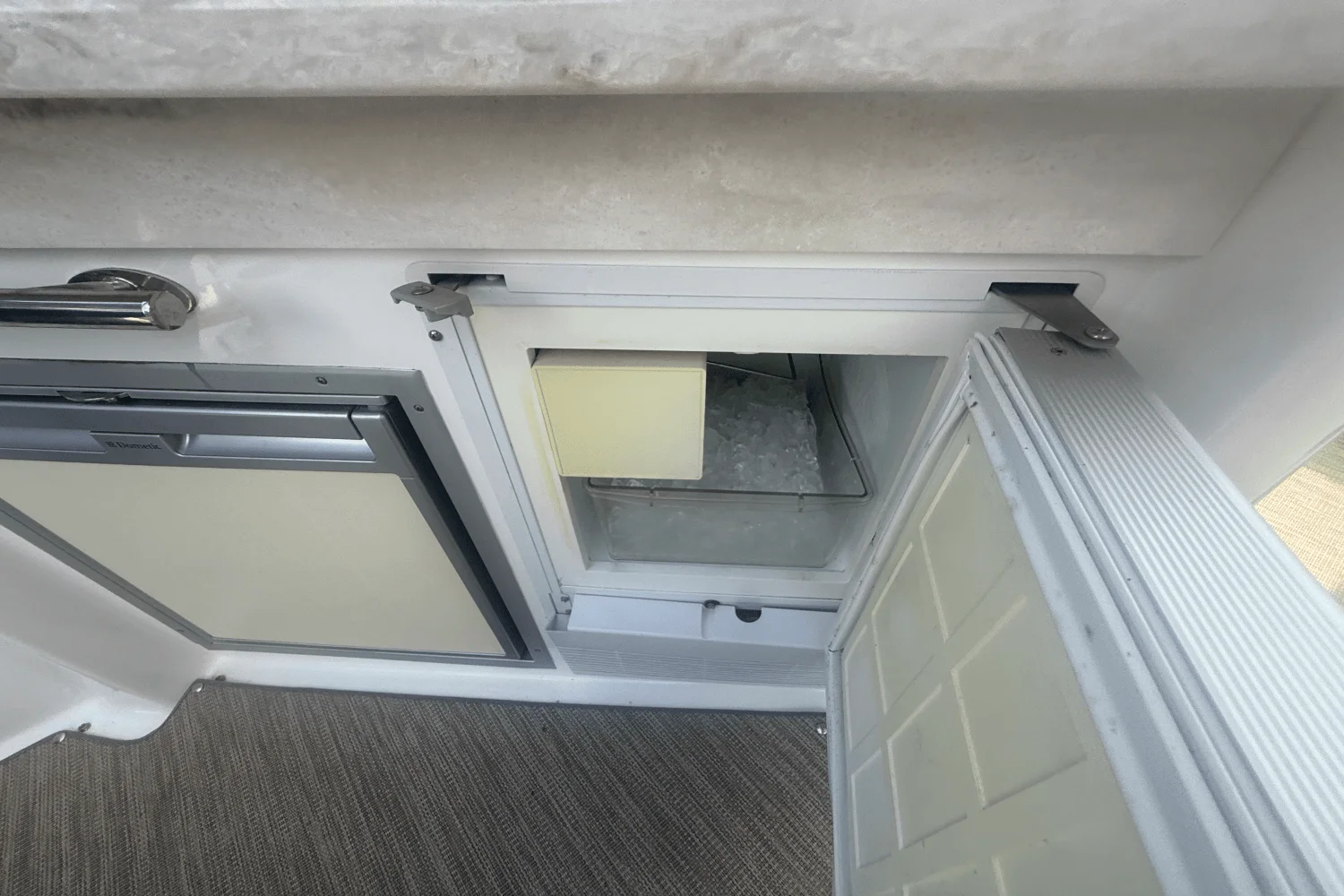 2015 Rinker 360 EXPRESS Image Thumbnail #65