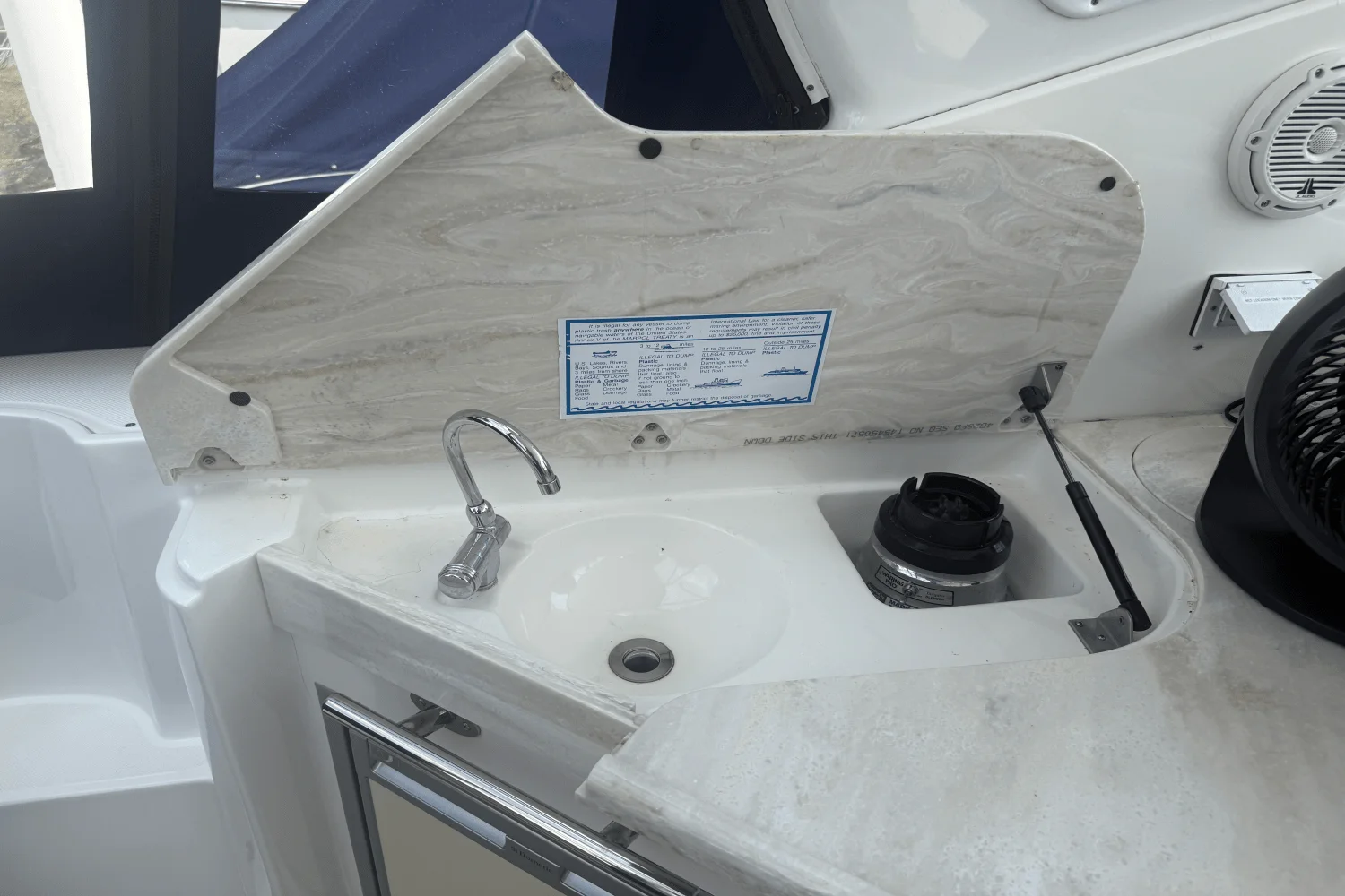 2015 Rinker 360 EXPRESS Image Thumbnail #55