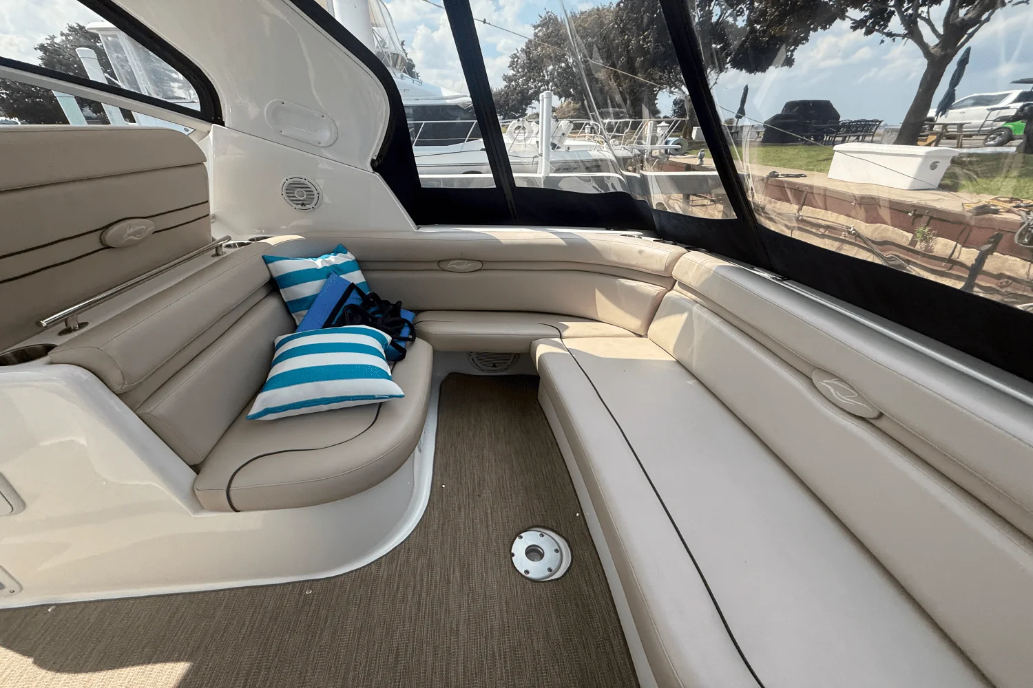 2015 Rinker 360 EXPRESS Image Thumbnail #48