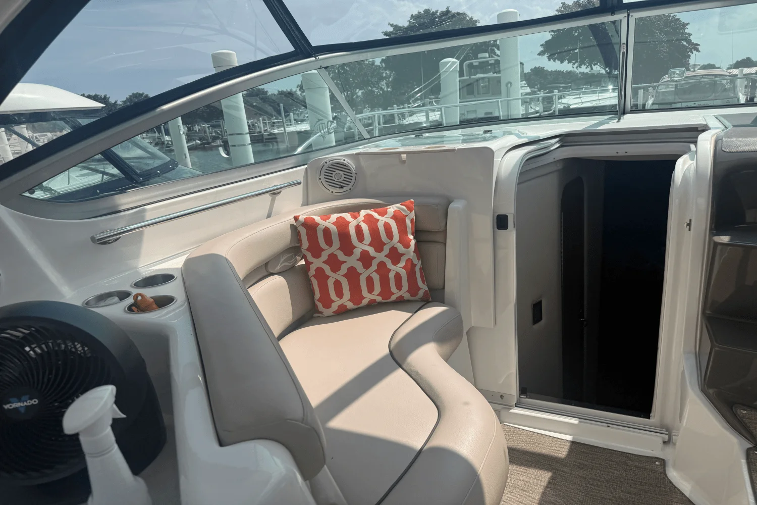 2015 Rinker 360 EXPRESS Image Thumbnail #50