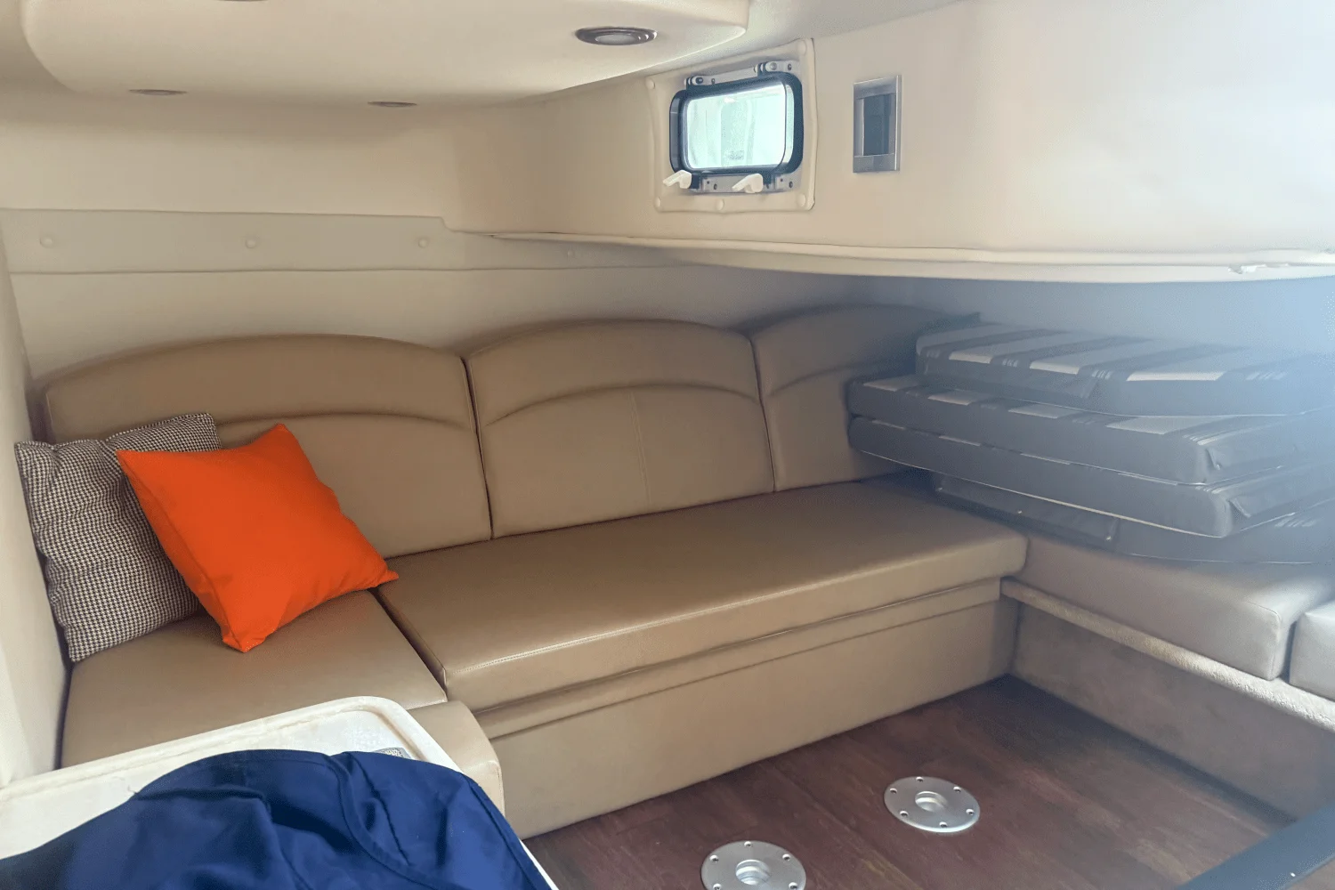 2015 Rinker 360 EXPRESS Image Thumbnail #31