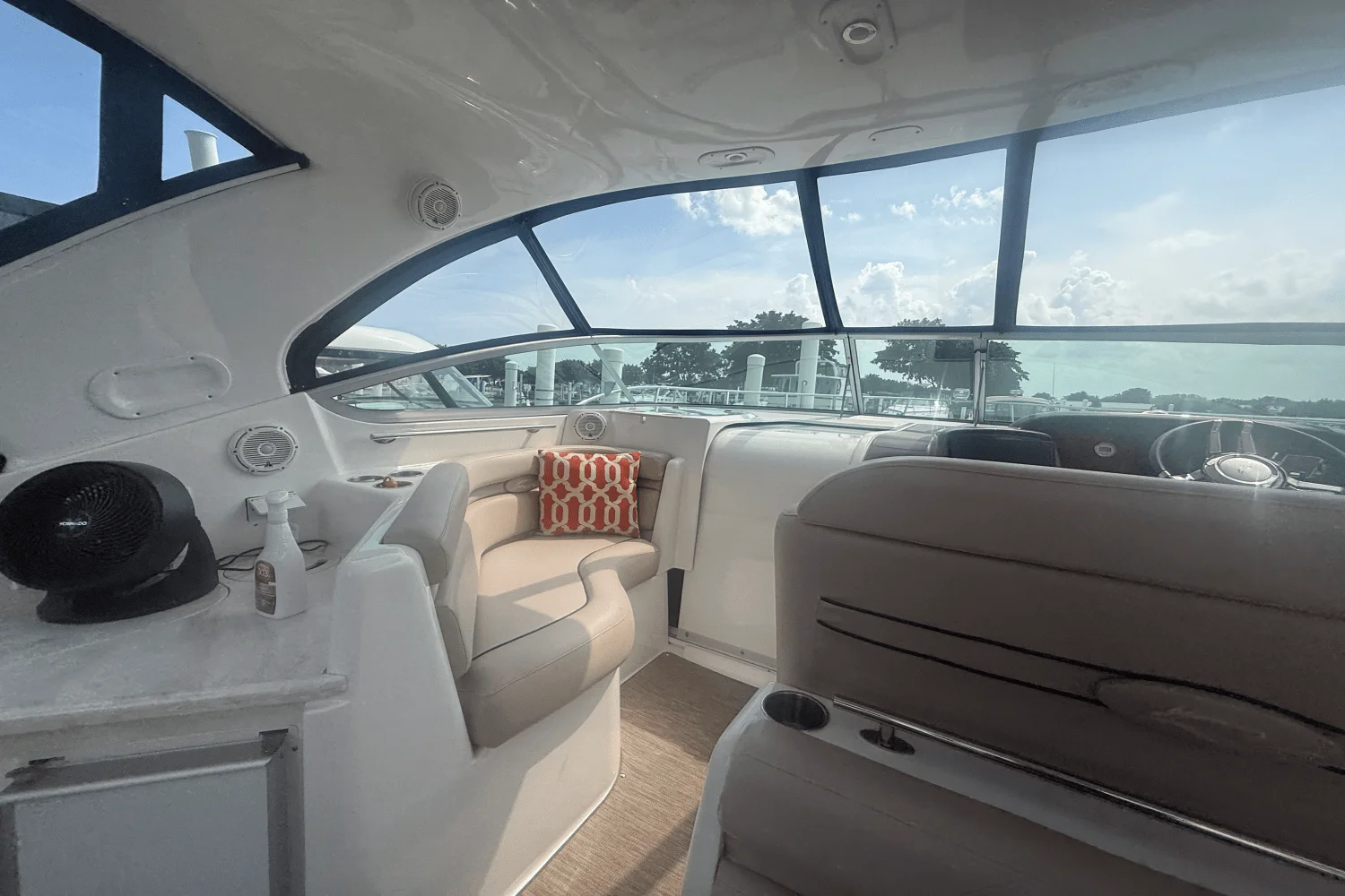 2015 Rinker 360 EXPRESS Image Thumbnail #67