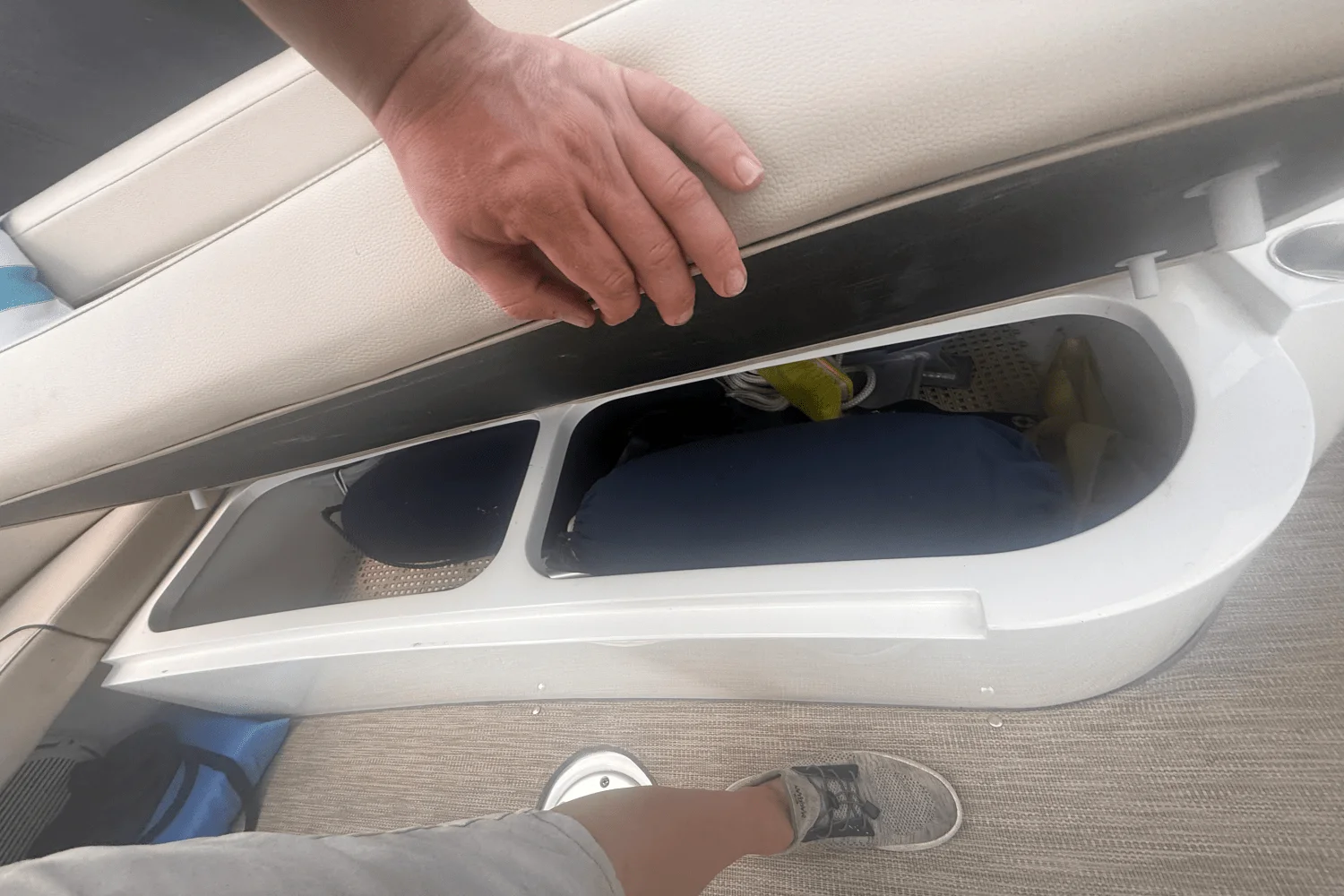 2015 Rinker 360 EXPRESS Image Thumbnail #63