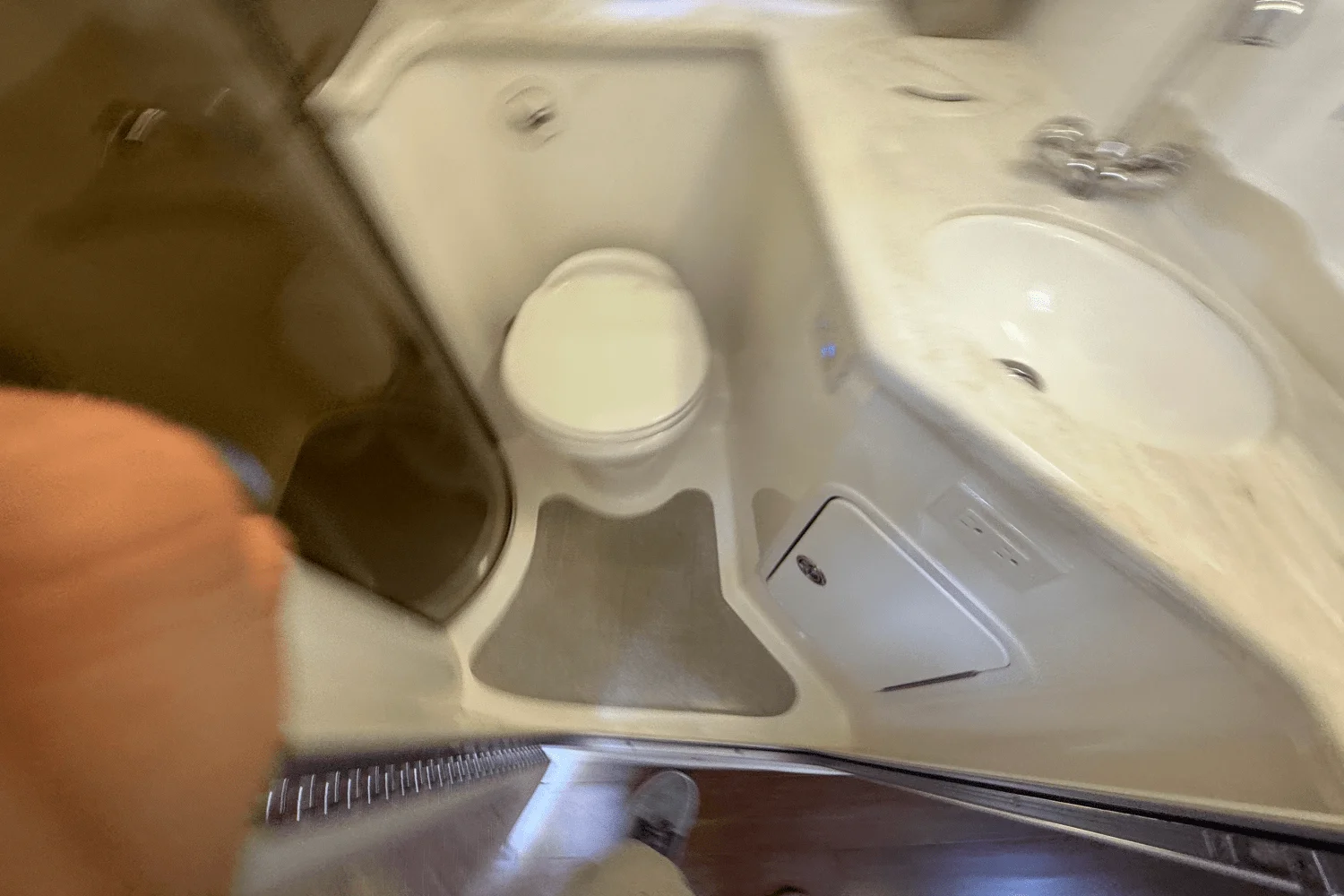 2015 Rinker 360 EXPRESS Image Thumbnail #23