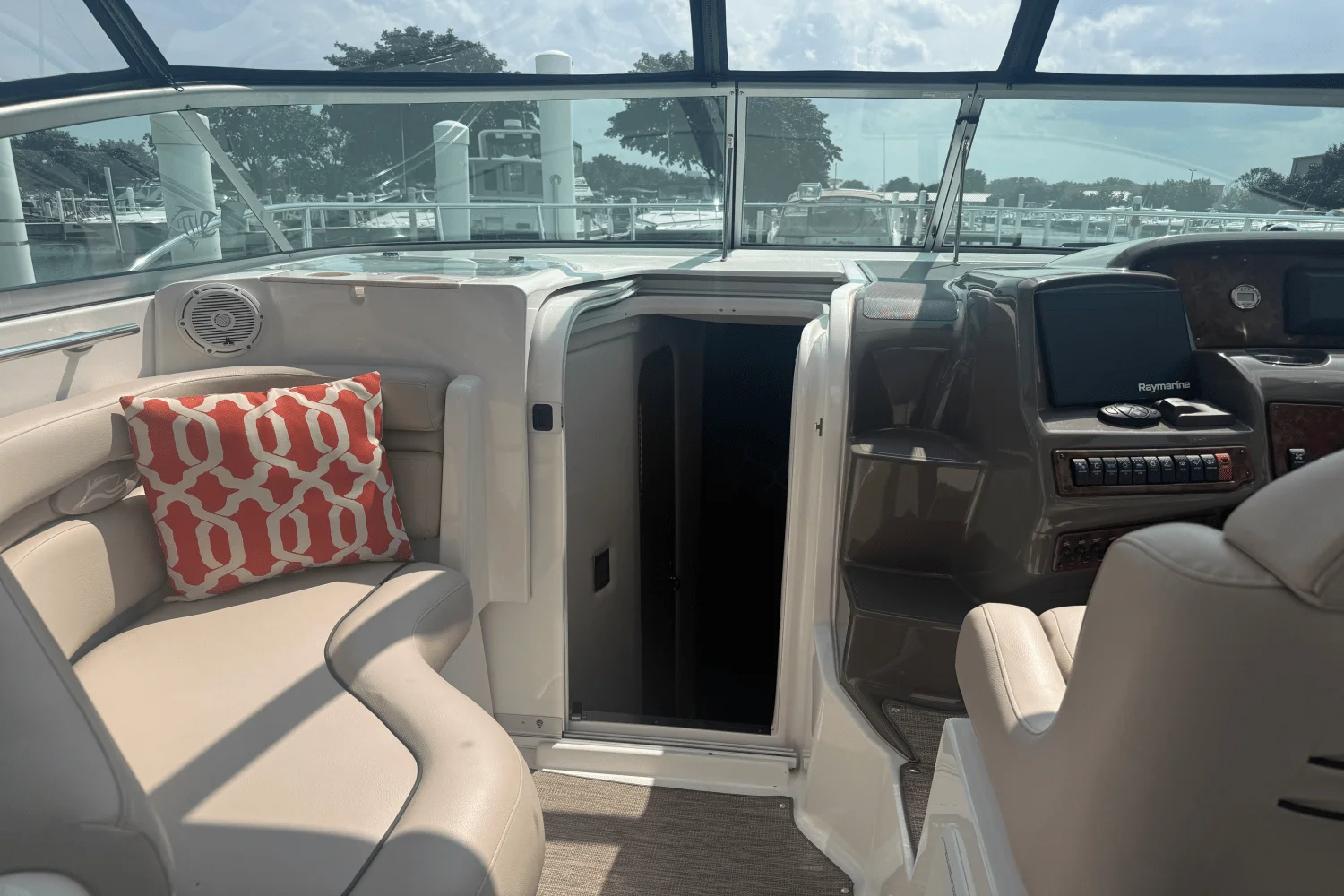 2015 Rinker 360 EXPRESS Image Thumbnail #51