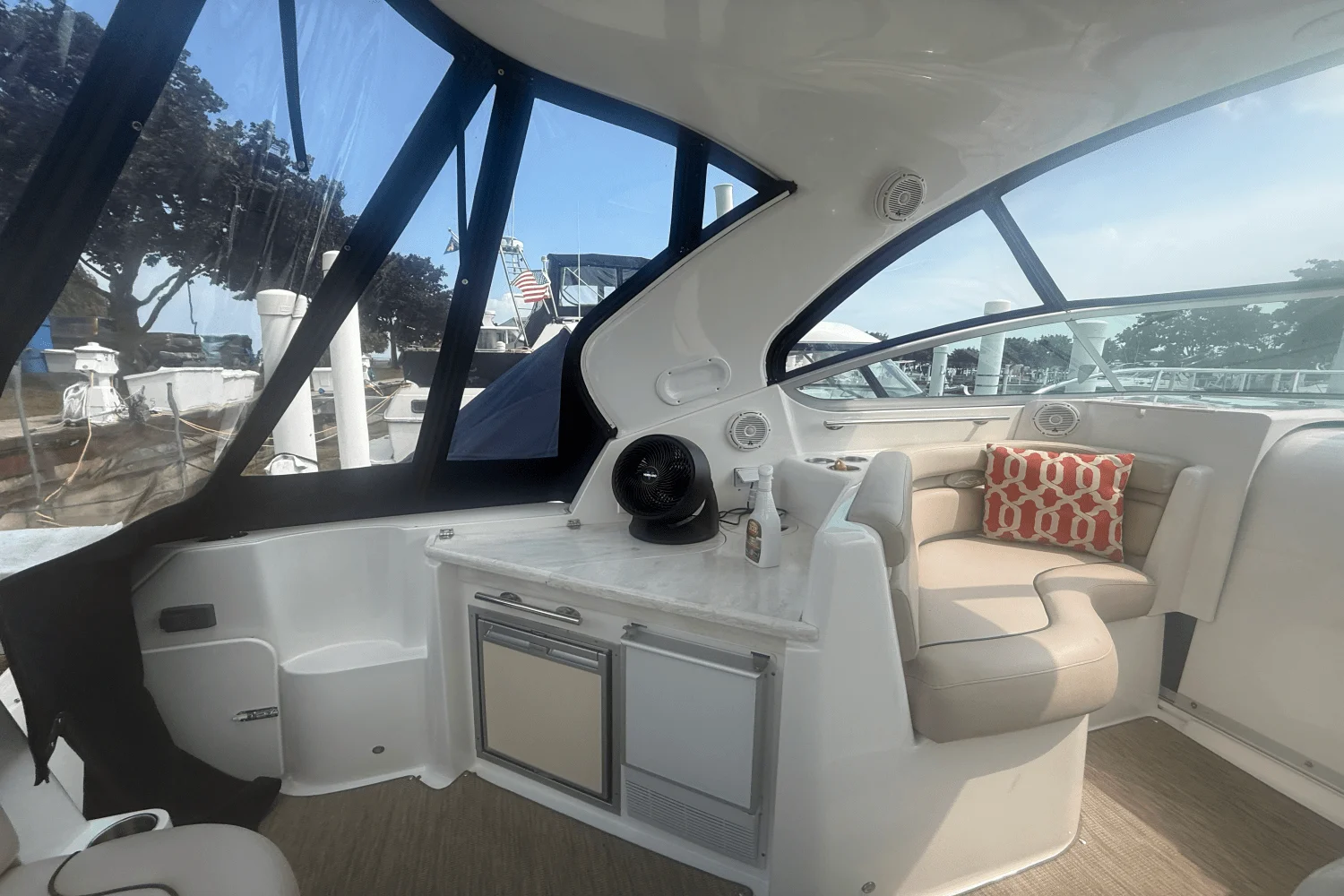 2015 Rinker 360 EXPRESS Image Thumbnail #69