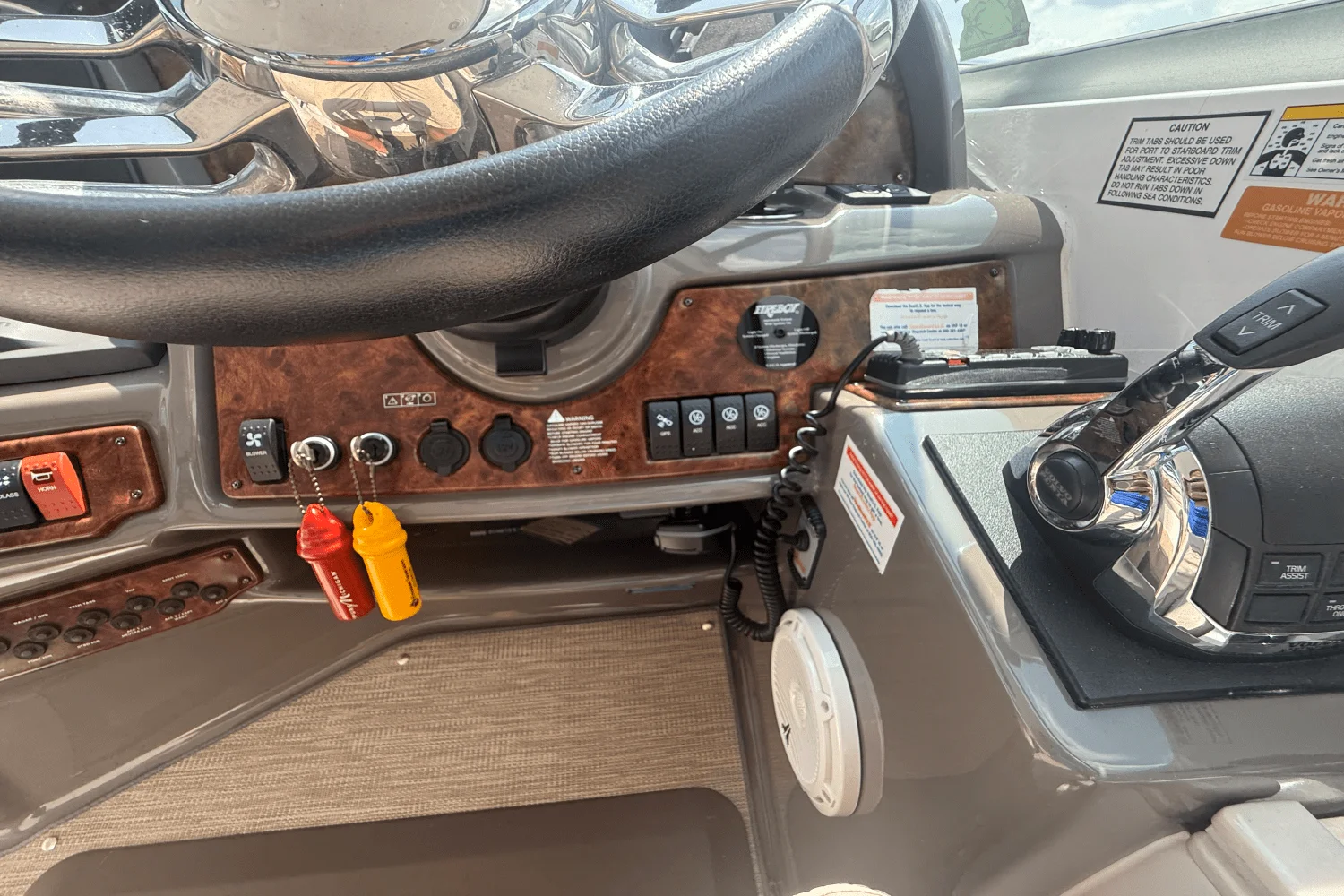 2015 Rinker 360 EXPRESS Image Thumbnail #42