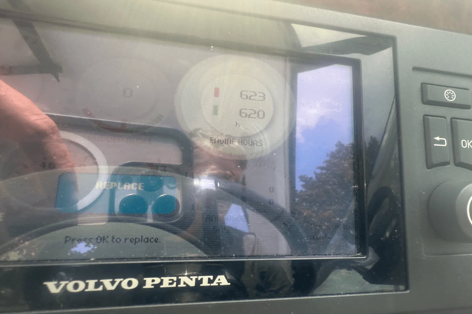 2015 Rinker 360 EXPRESS Image Thumbnail #89