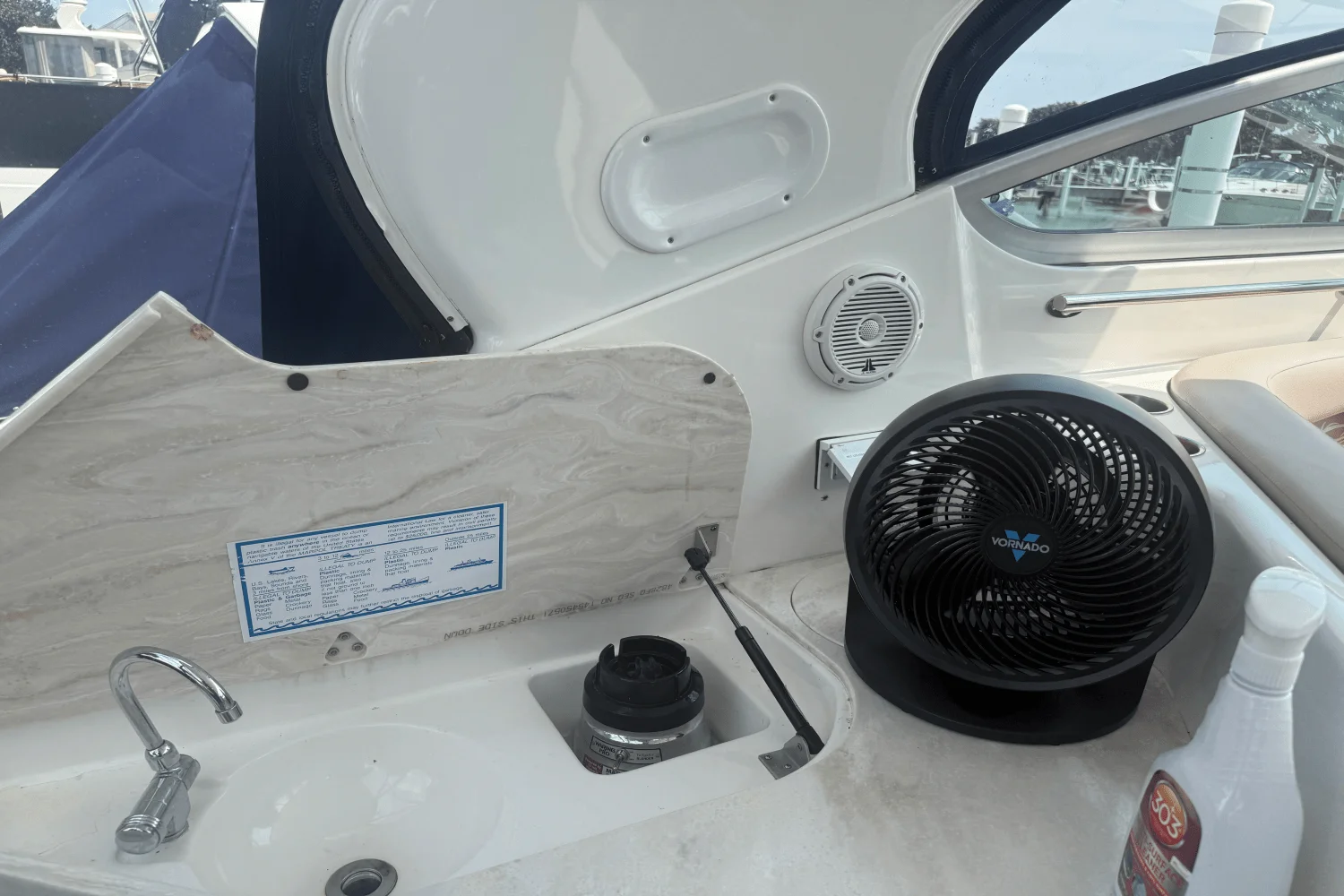 2015 Rinker 360 EXPRESS Image Thumbnail #54