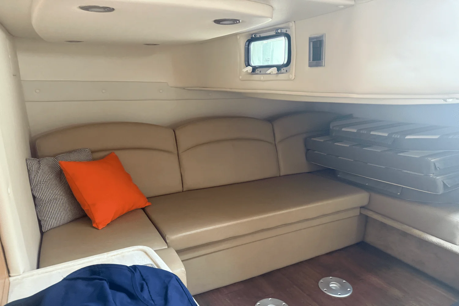 2015 Rinker 360 EXPRESS Image Thumbnail #33