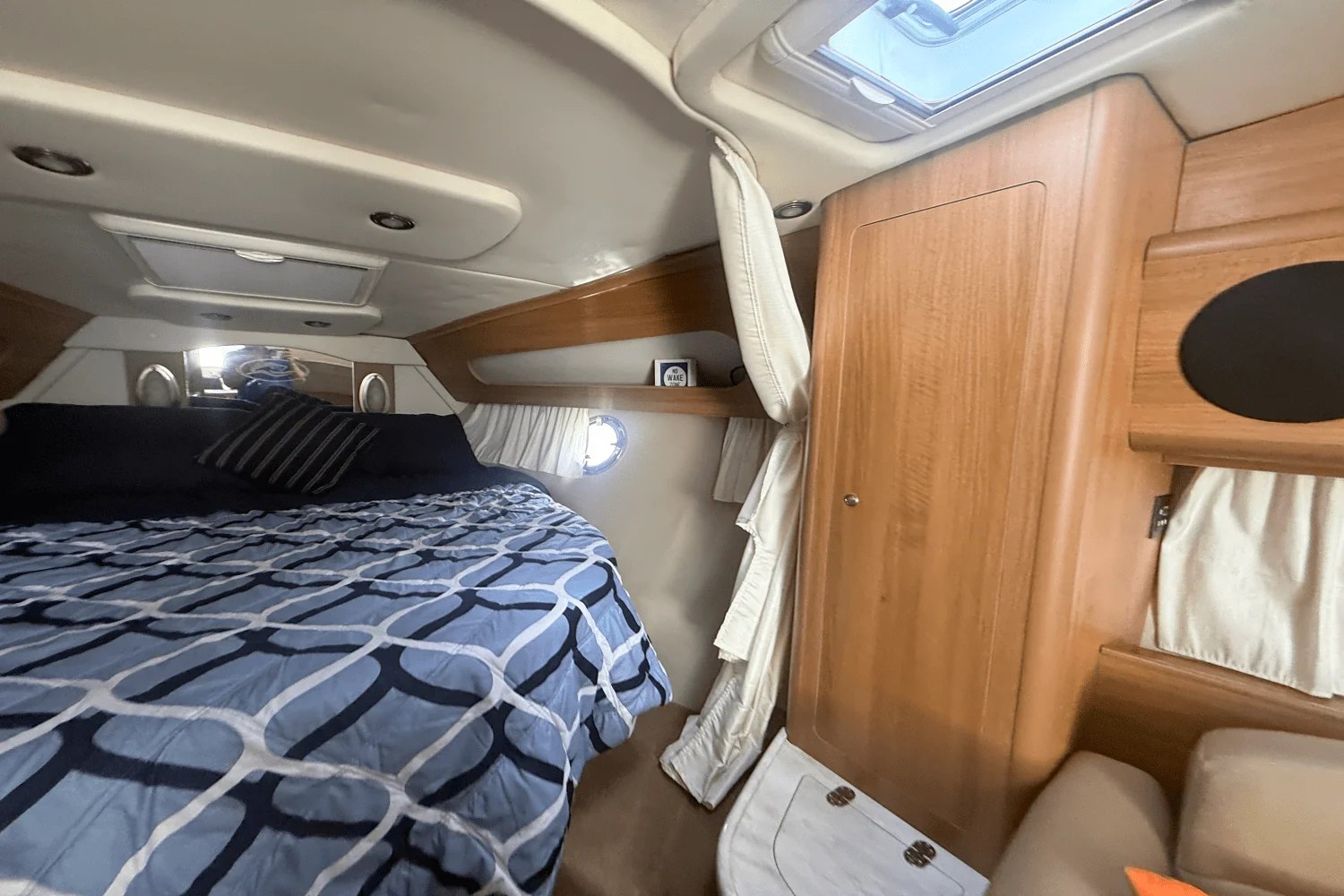 2015 Rinker 360 EXPRESS Image Thumbnail #19