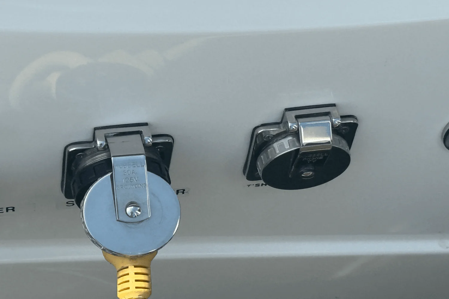 2015 Rinker 360 EXPRESS Image Thumbnail #10