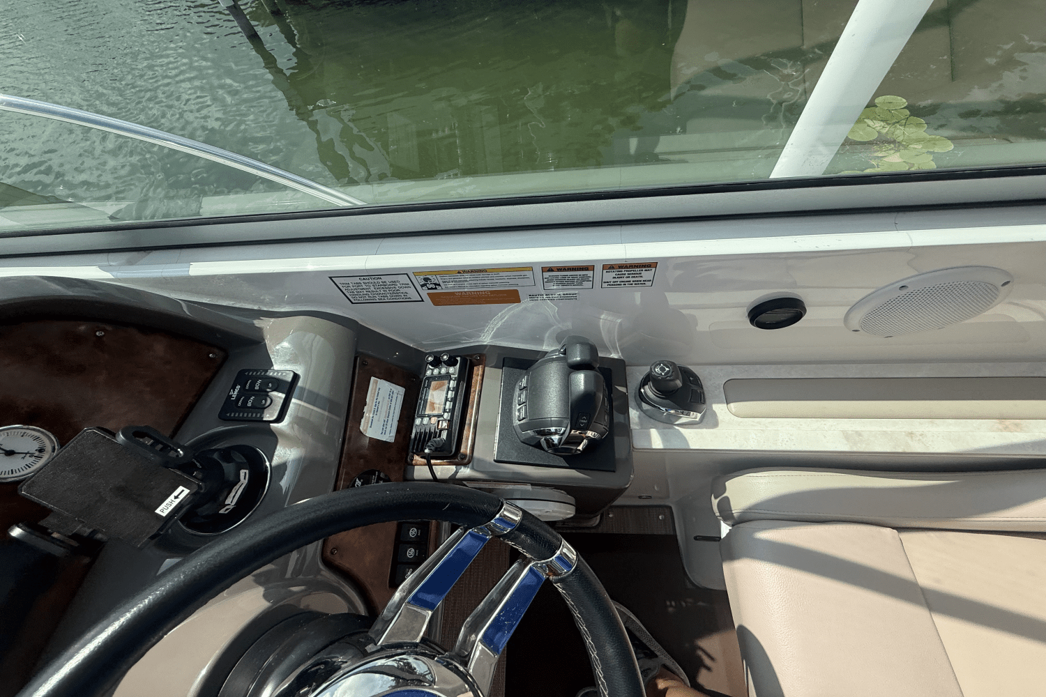 2015 Rinker 360 EXPRESS Image Thumbnail #46