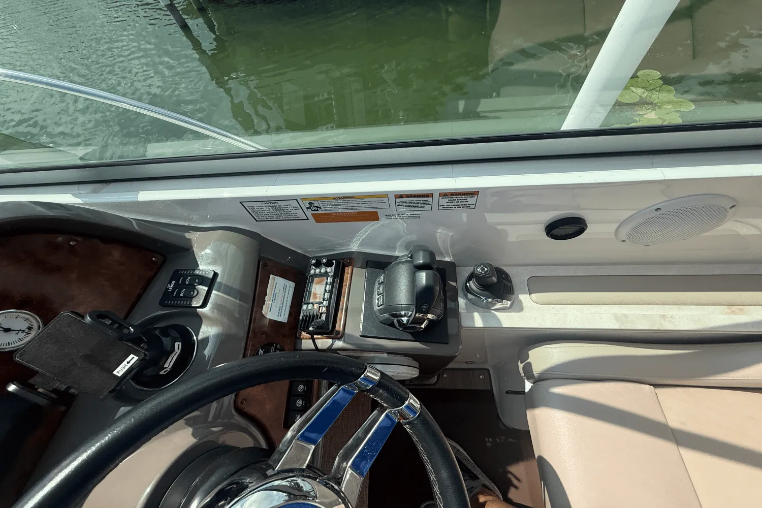 2015 Rinker 360 EXPRESS Image Thumbnail #46