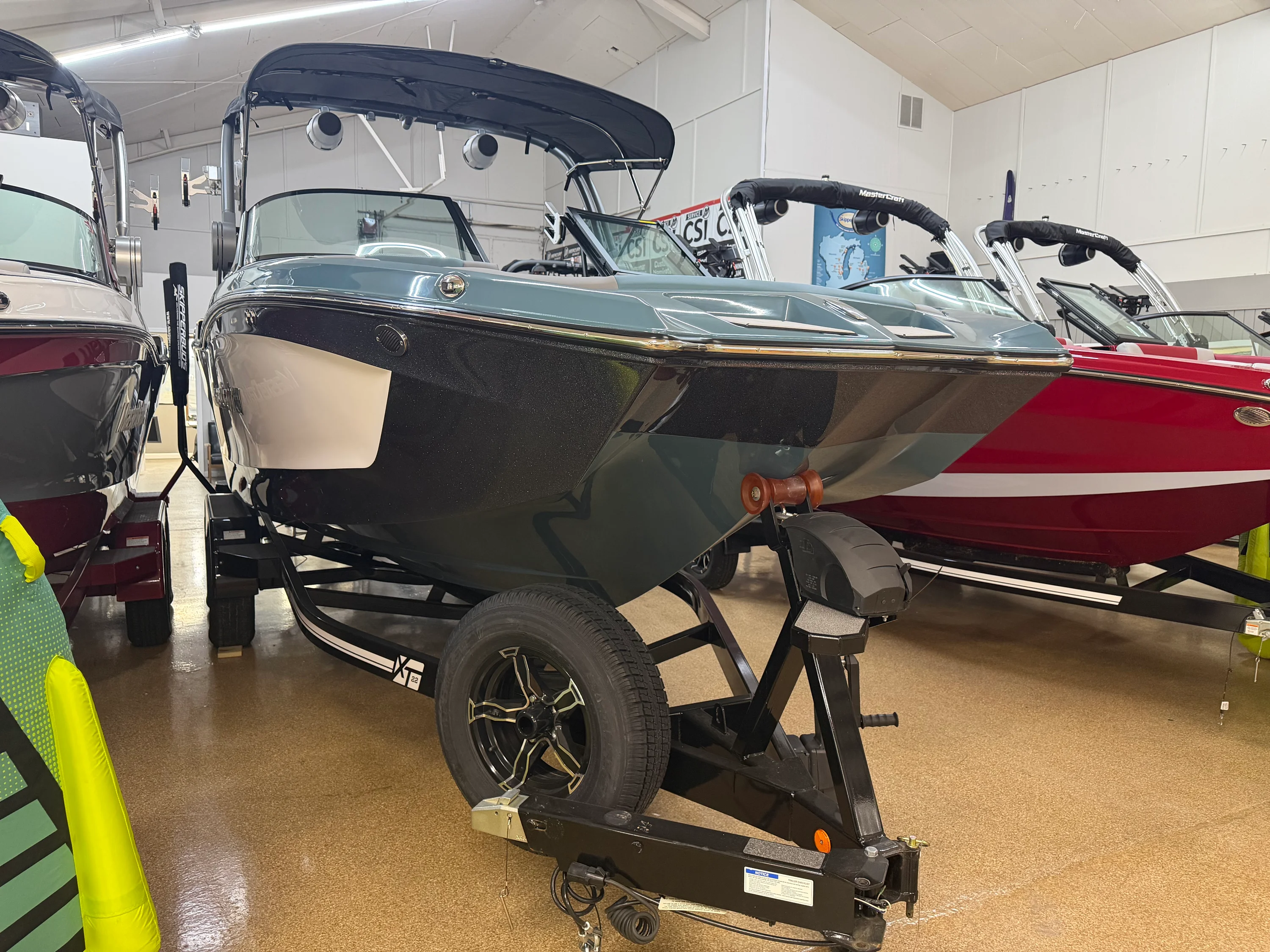 Thumbnail 3 for 2026 Mastercraft XT22