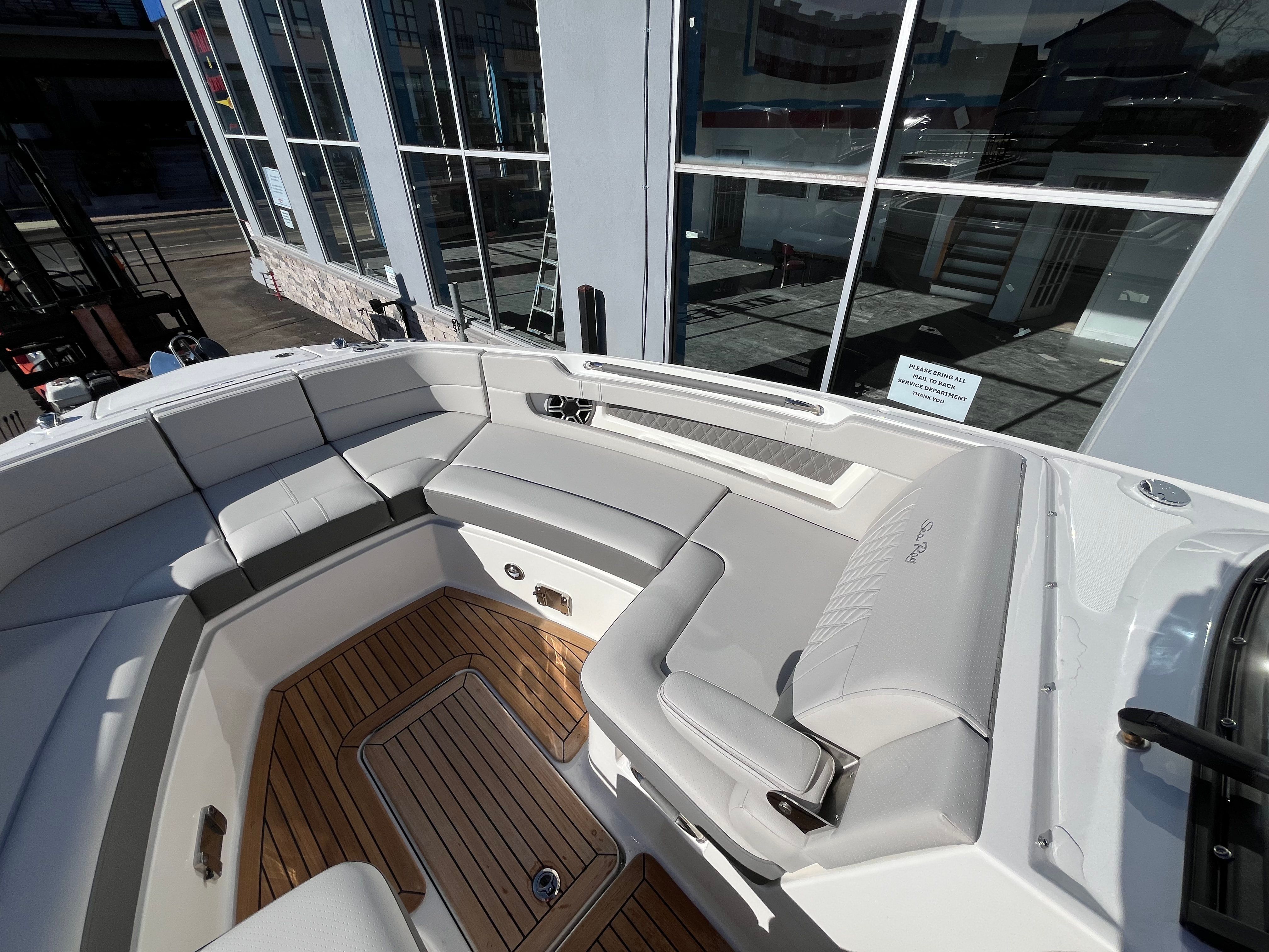 2026 Sea Ray SLX 310 Outboard Image Thumbnail #33