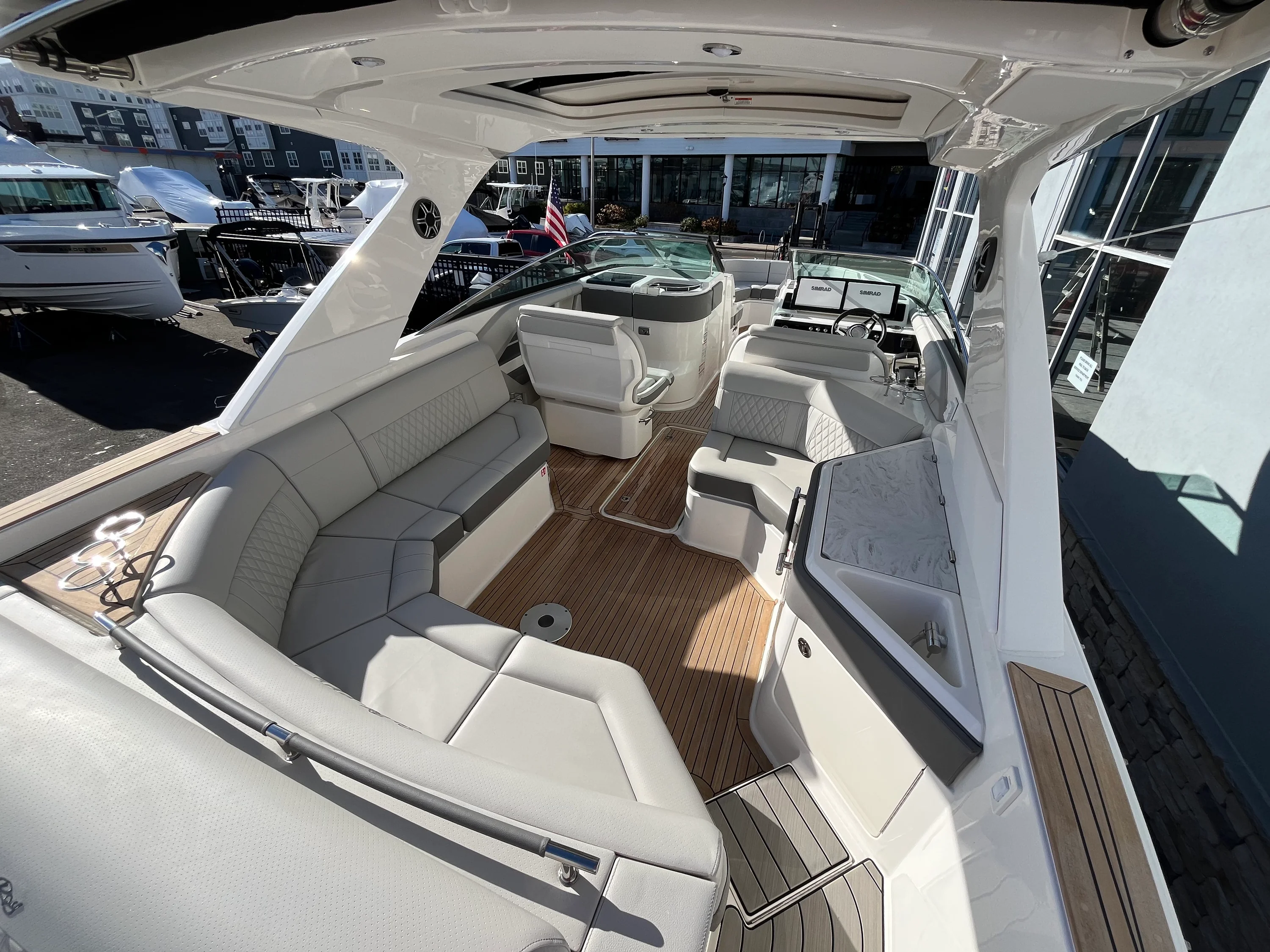 2026 Sea Ray SLX 310 Outboard Image Thumbnail #12