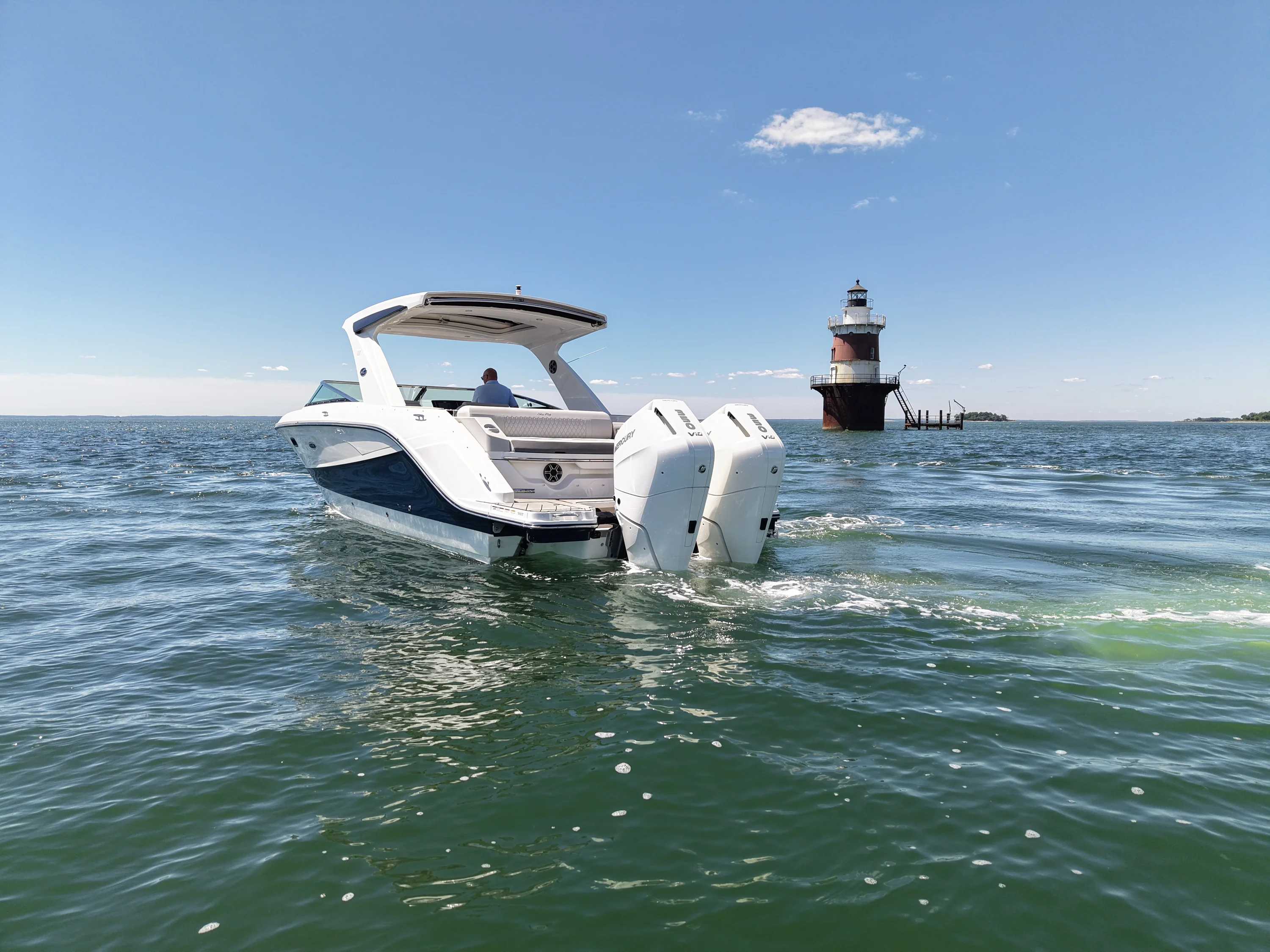 2026 Sea Ray SLX 310 Outboard Image Thumbnail #10
