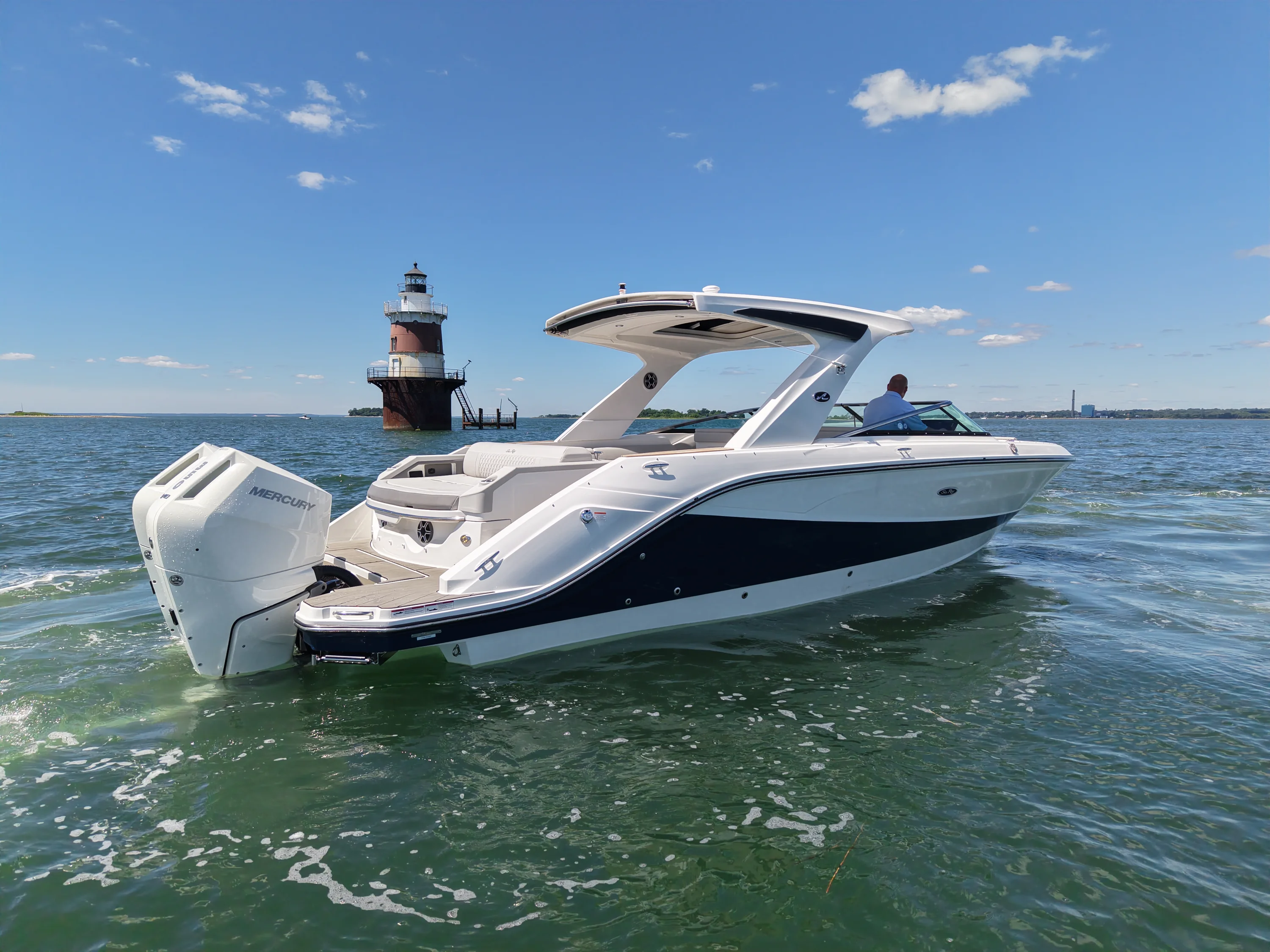 2026 Sea Ray SLX 310 Outboard Image Thumbnail #2