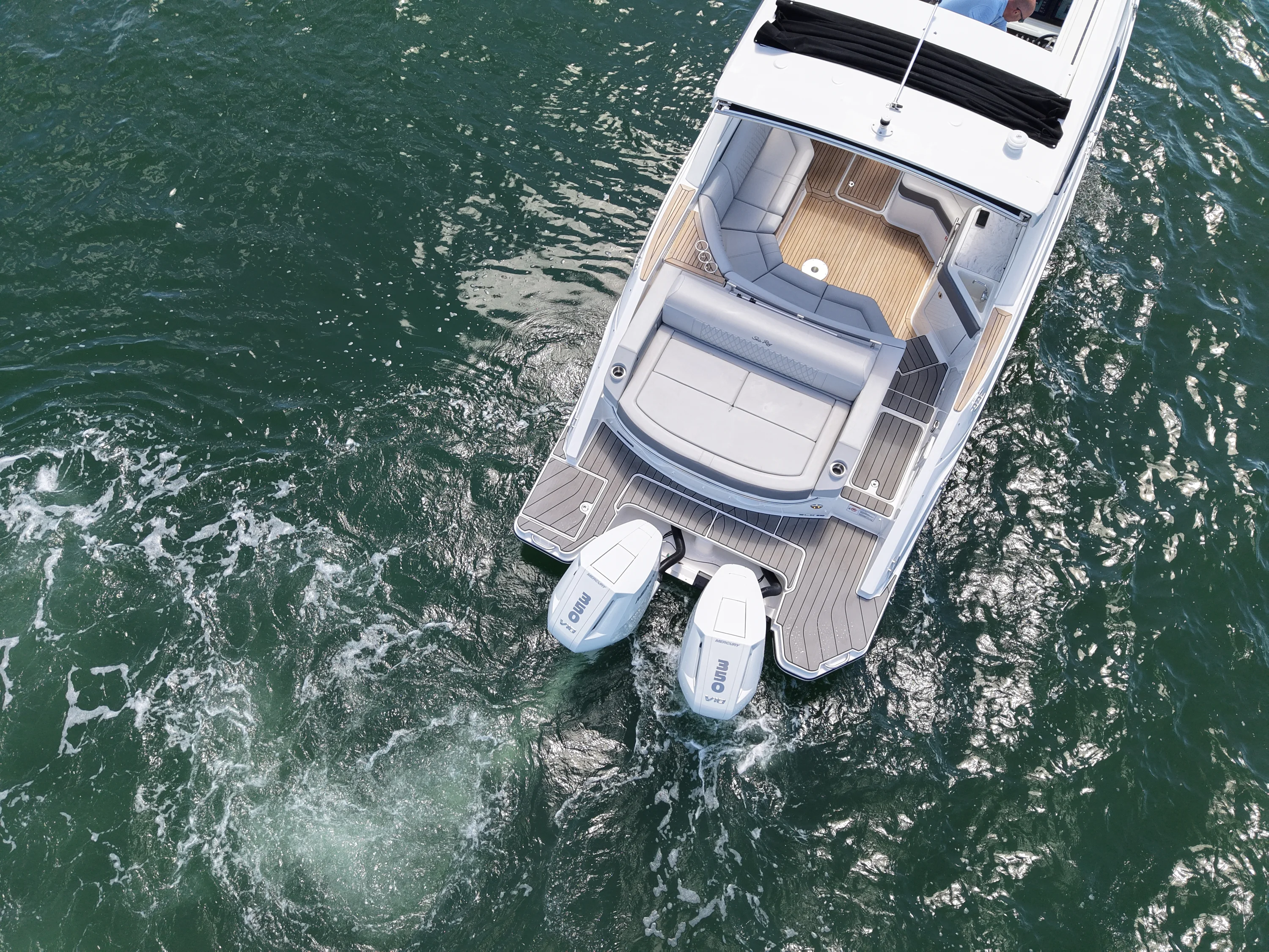 2026 Sea Ray SLX 310 Outboard Image Thumbnail #13