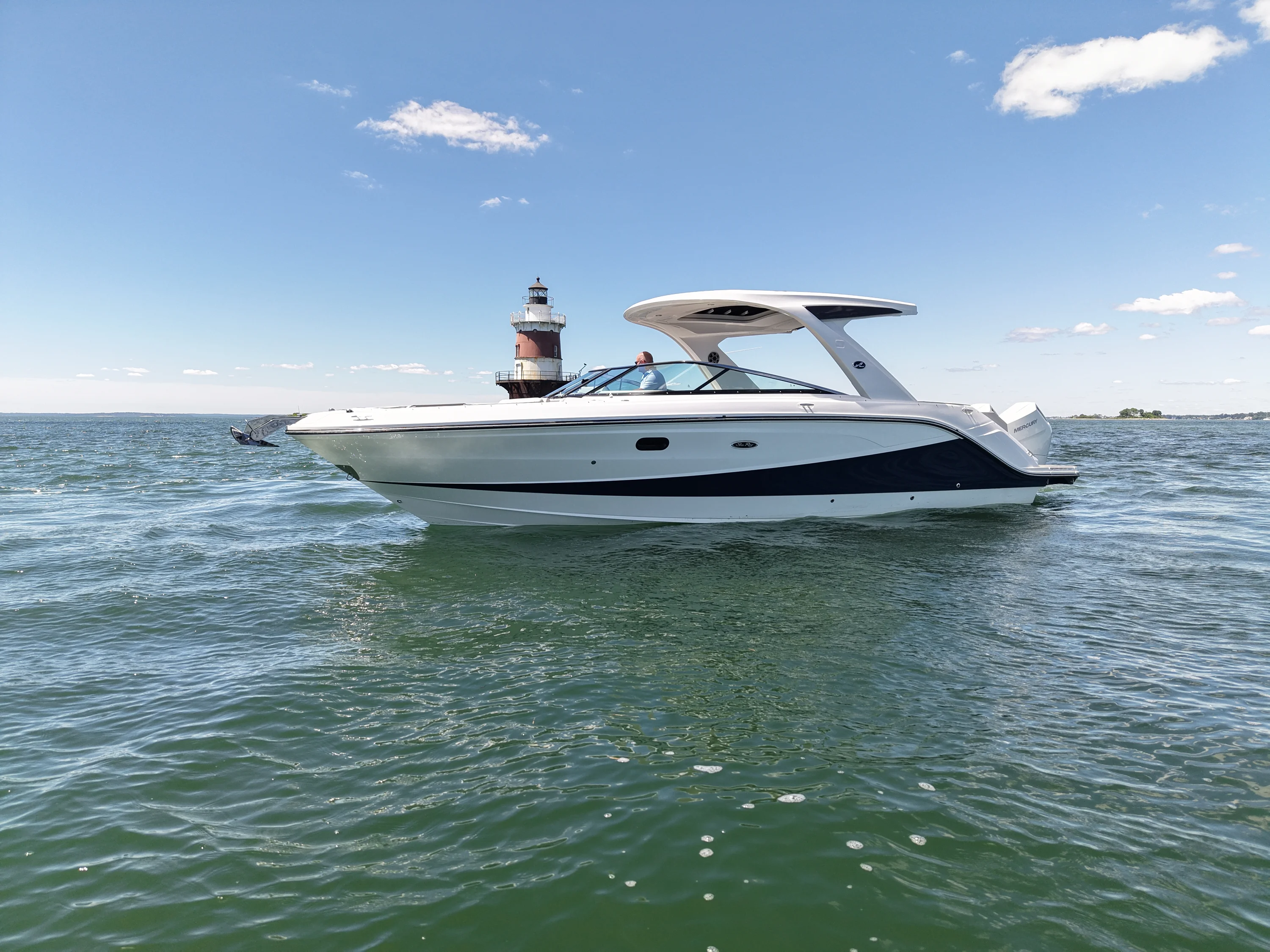 2026 Sea Ray SLX 310 Outboard Image Thumbnail #9